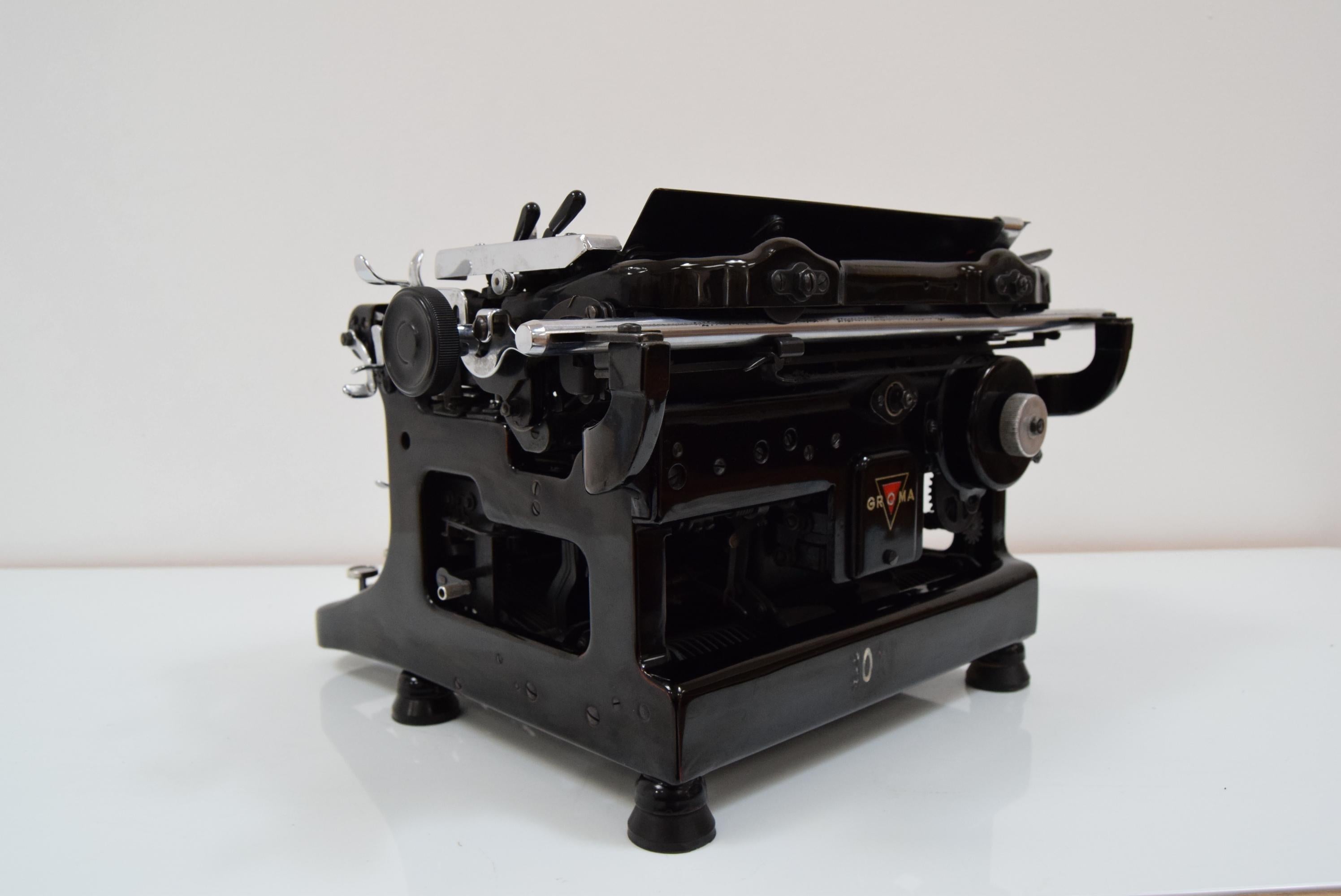 Art Deco Typewriter/Groma, circa 1935 1