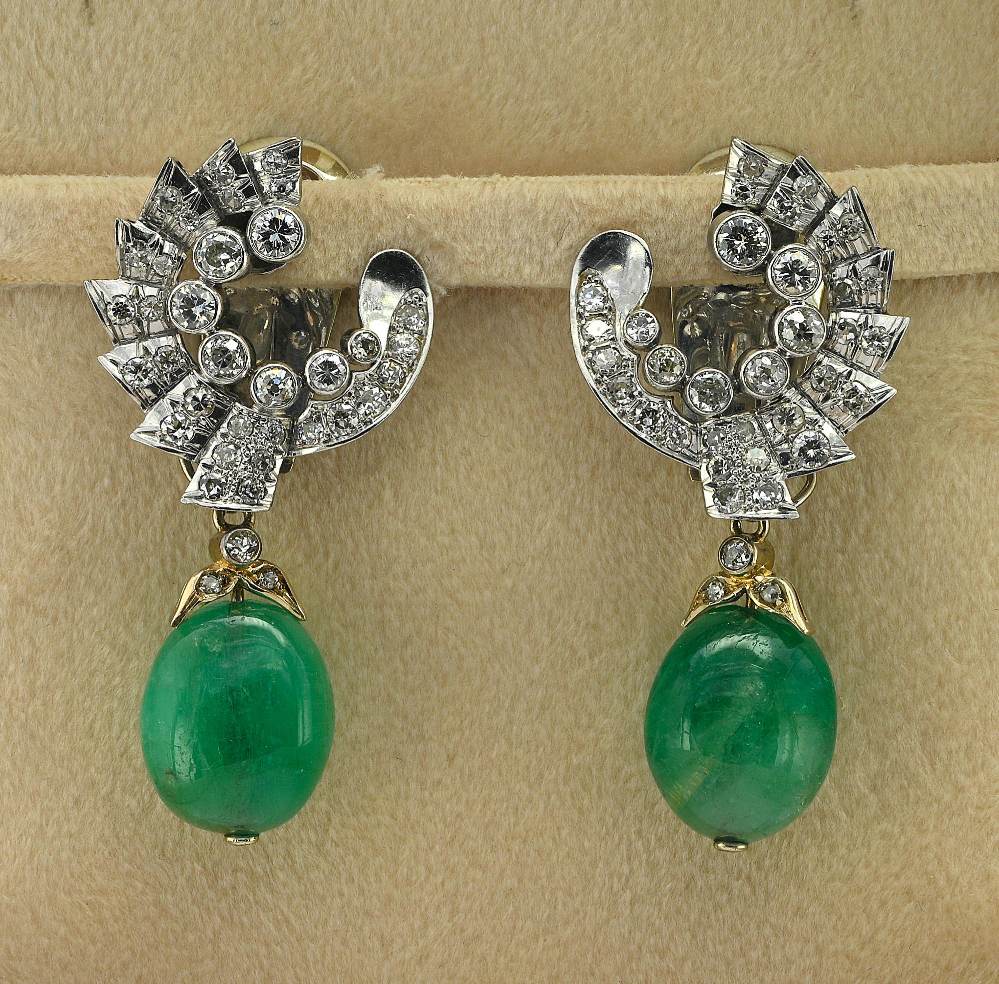 Marvelous pair of Art Deco earrings constructed in night day version, 1930 circa – Signed Umberto Fontana Italy - Rome
Fascinating design of the era with an impressive Diamond top finely hand crafted surmounted by 3.20 Ct Of Diamonds assessed G/H