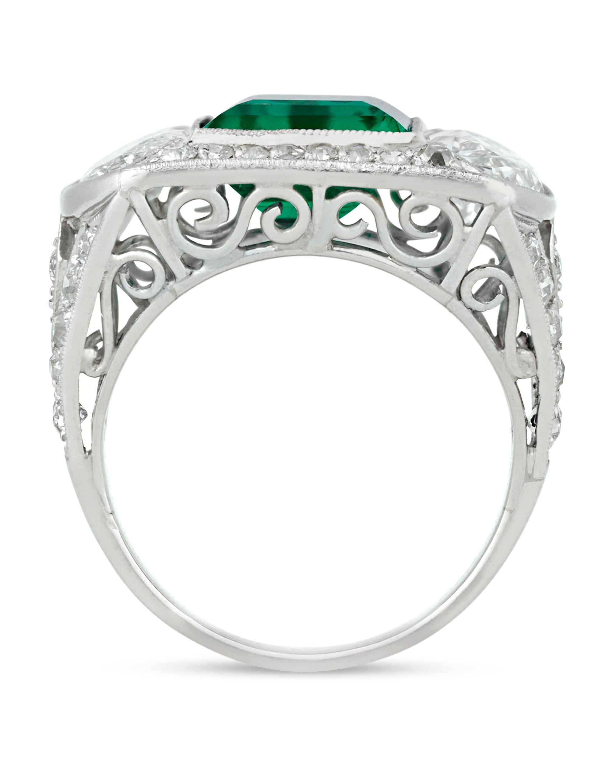 Art Deco Untreated Colombian Emerald Ring, 2.89 Carats In Excellent Condition For Sale In New Orleans, LA