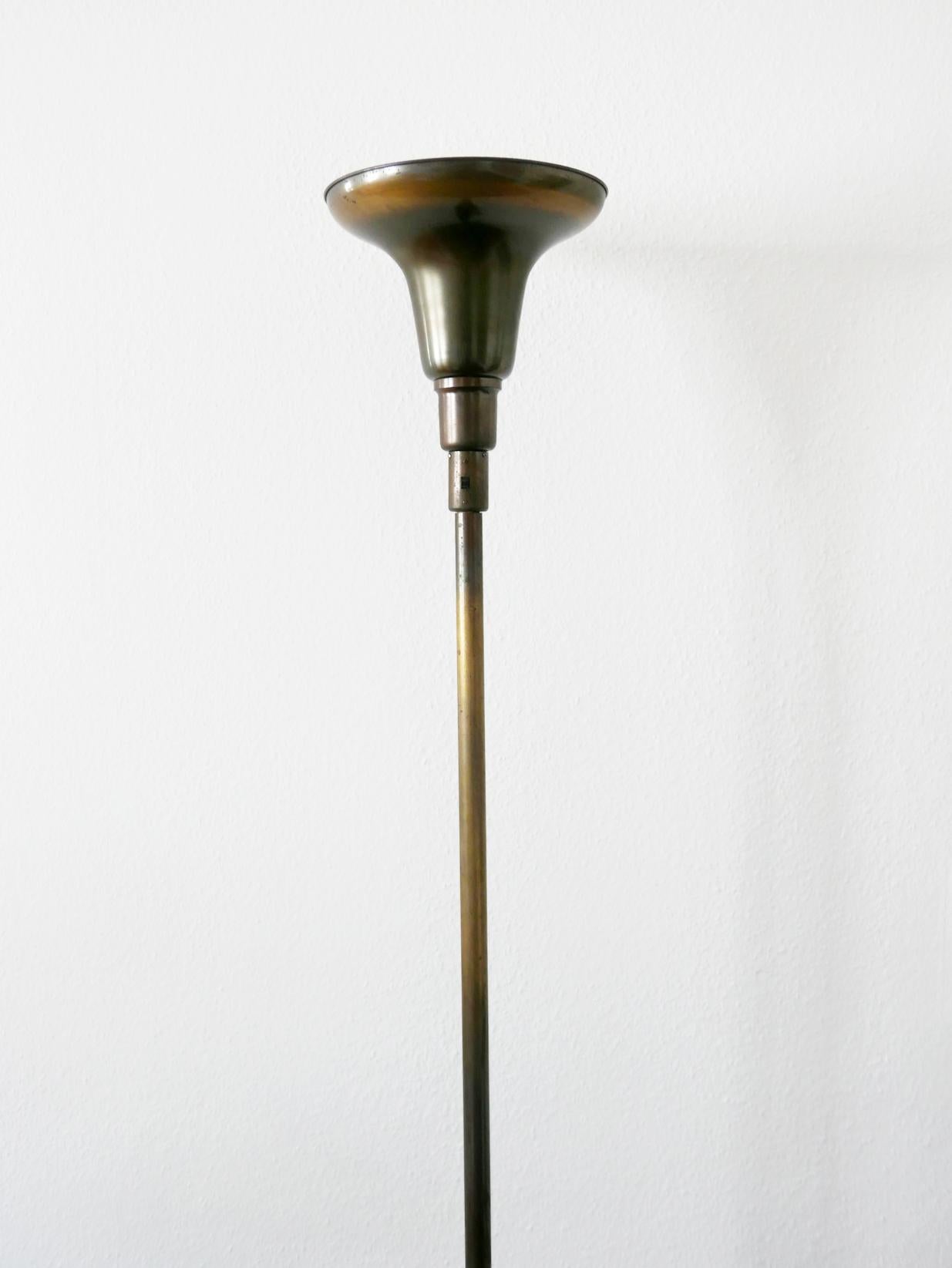 Art Deco Uplighter Floor Lamp Model Luminator by Kaiser & Co., 1930s, Germany In Good Condition For Sale In Munich, DE