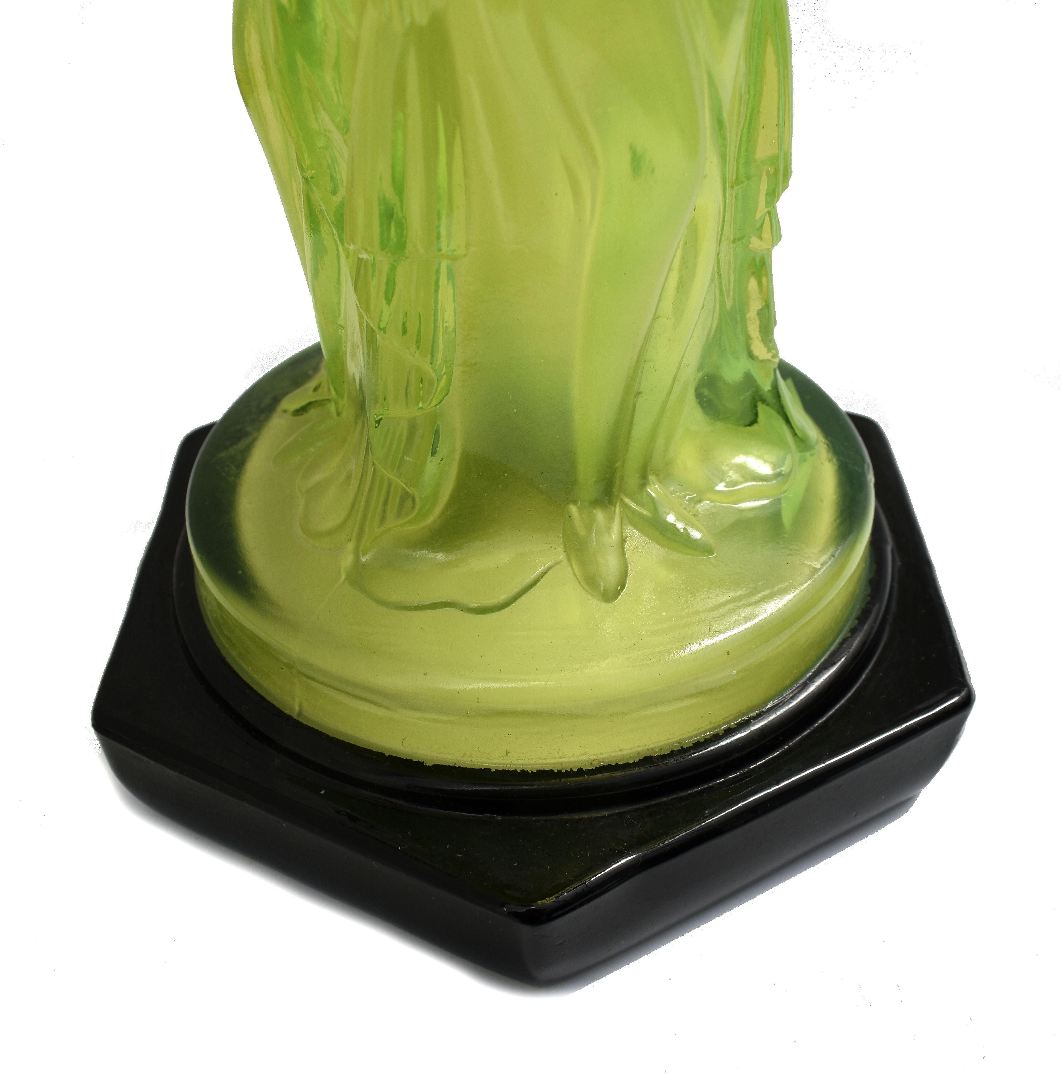 Art Deco Uranium Glass Figural Comport Centrepiece, c1930 In Good Condition In Devon, England