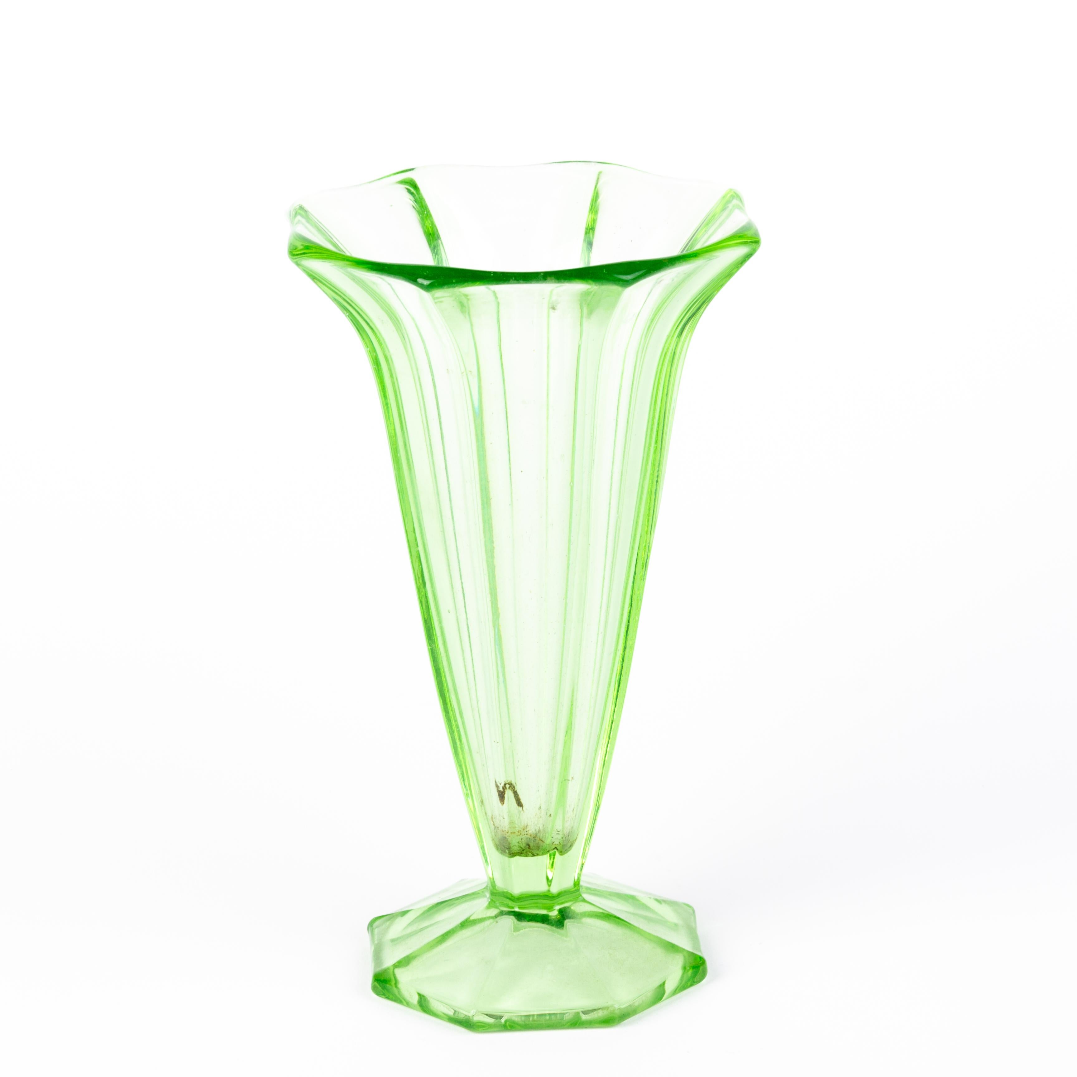 Art Deco Uranium Glass Fluted Vase 1930s
Good condition
From a private collection.
Free international shipping.