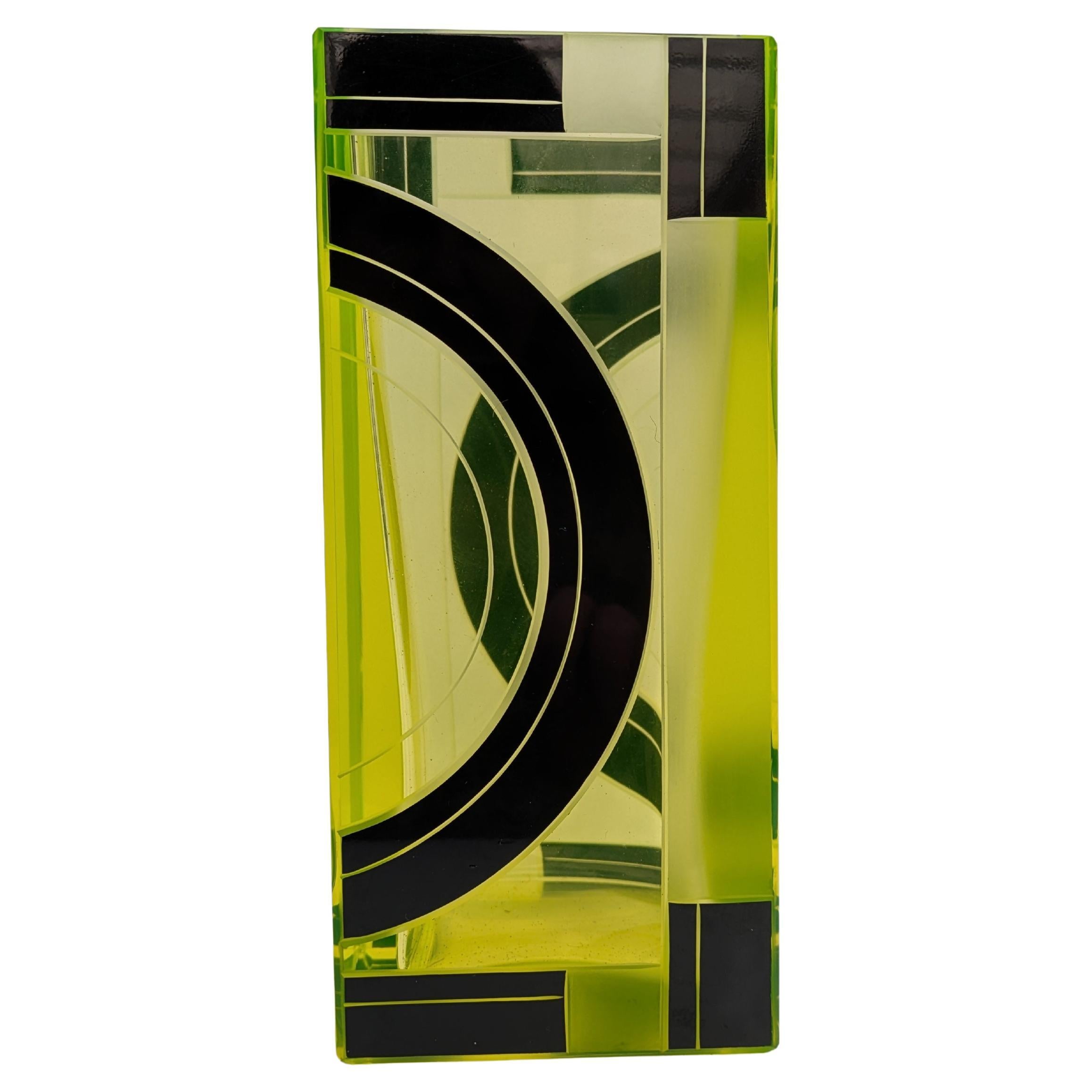 Jarrón Art Decó de cristal de uranio de Karl Palda, c1930