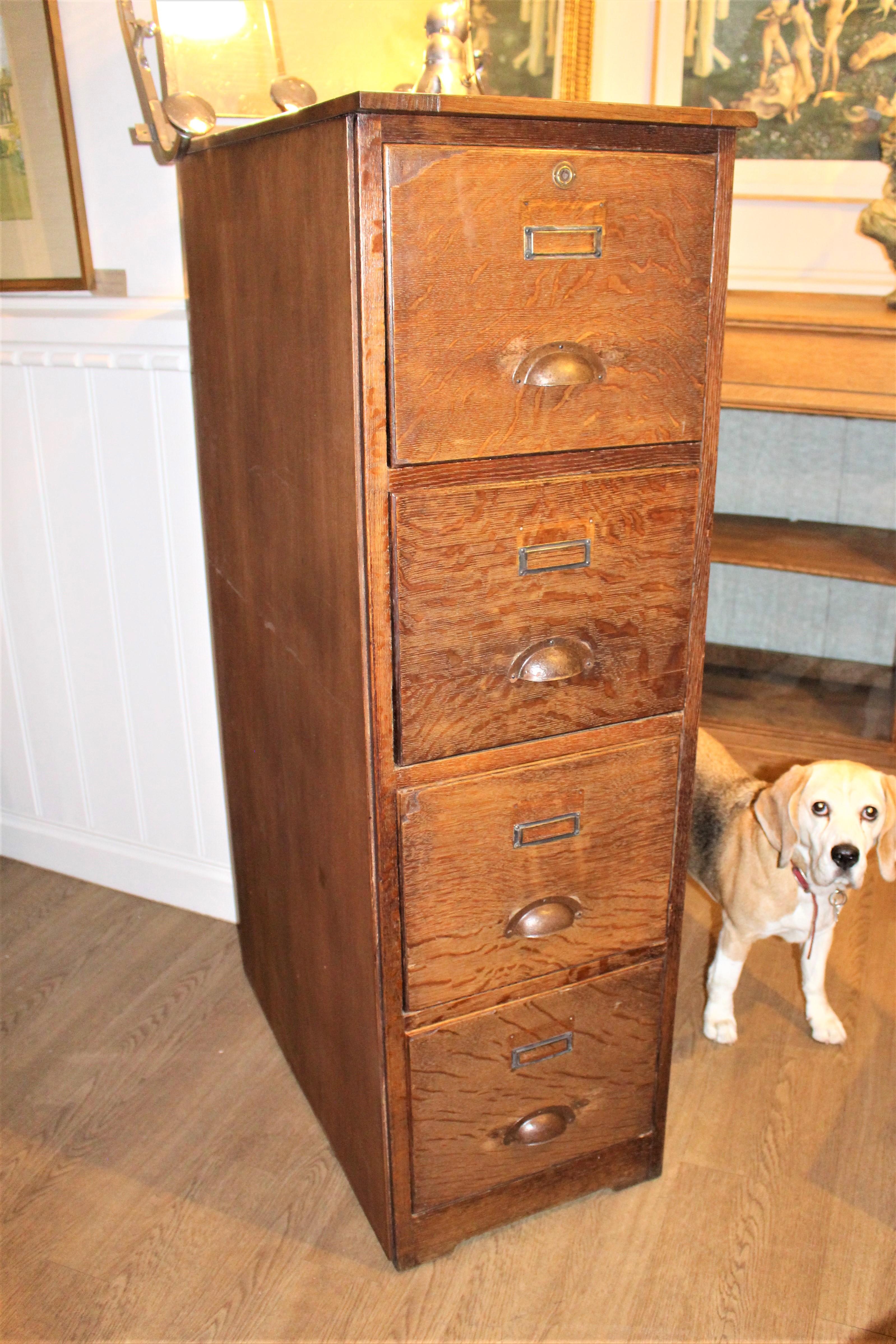 Art Deco Utilitarian 1940 French Quarter Sawn Oak 4 Chest Drawers Filing Cabinet For Sale 1