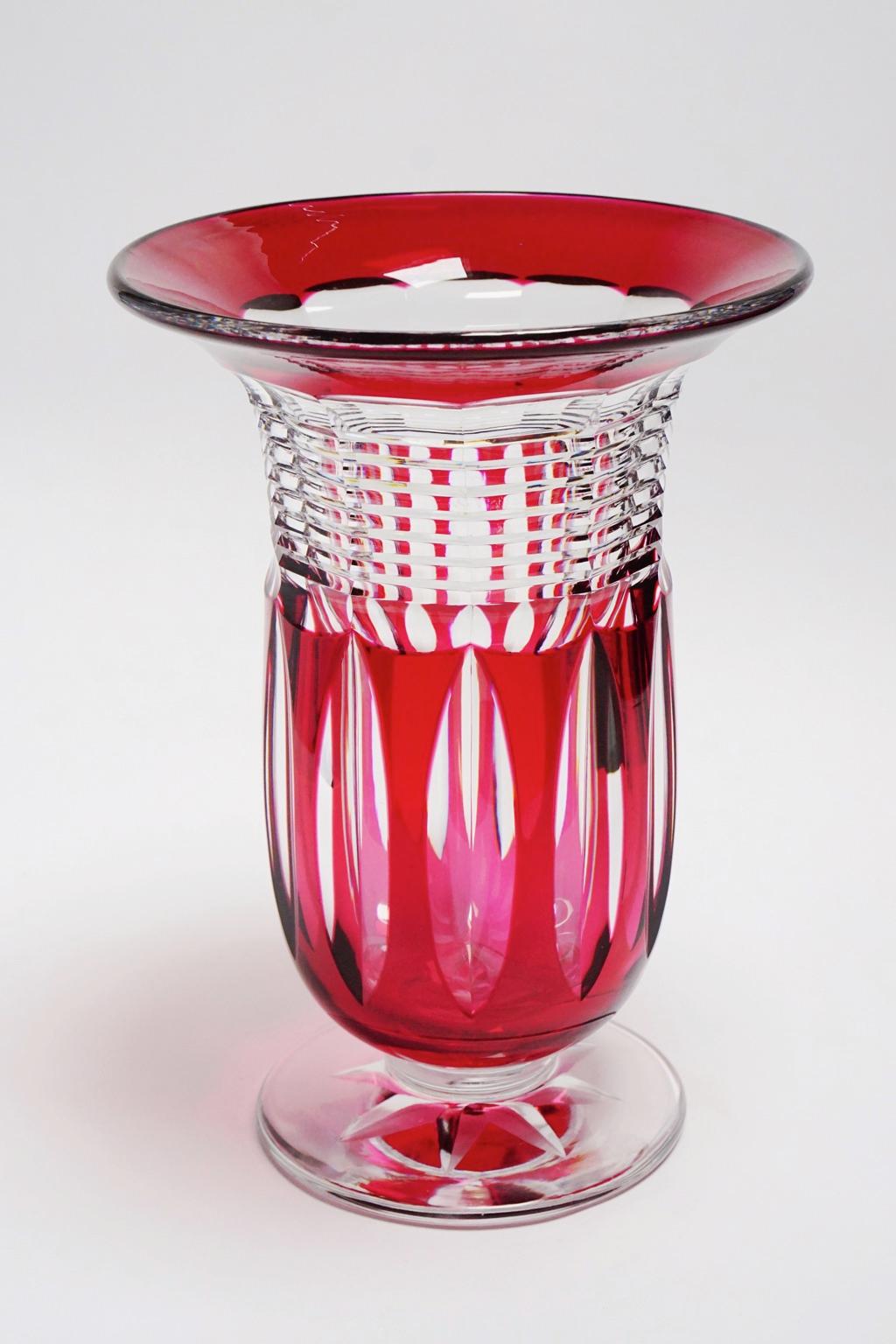 Art Deco Val Saint Lambert Antar red crystal vase by Joseph Simon.

Size: Diameter top 19.5 cm, diameter bottom 13.5 cm, height: 27 cm.
 