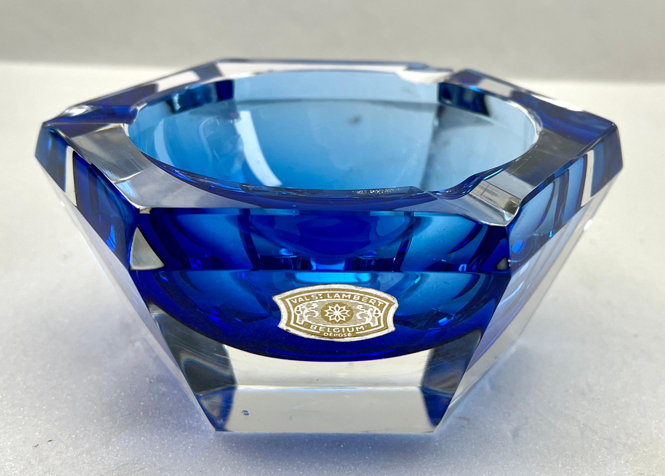 Art Deco Val Saint Lambert Cobalt Crystal Ashtray Faceted, 1950s In Good Condition For Sale In Verviers, BE
