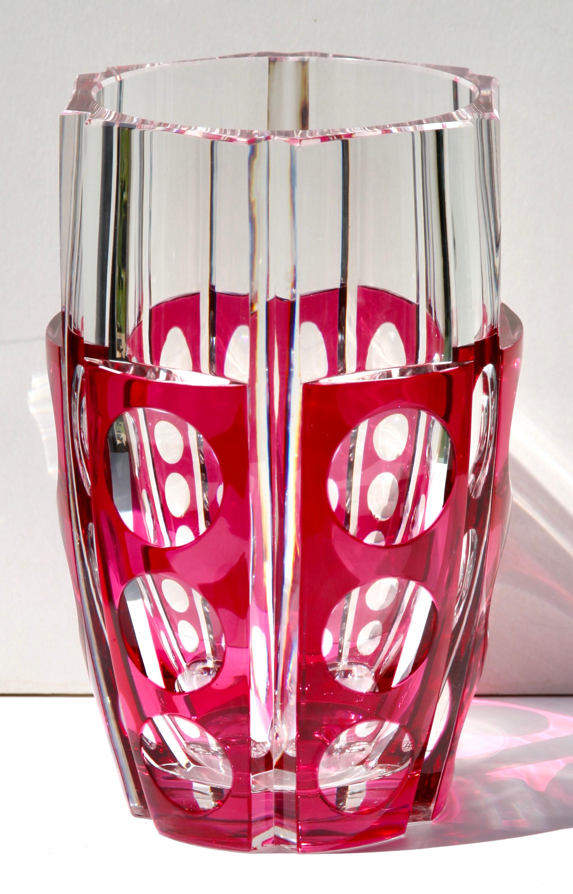 Art déco Vase Art Déco Val Saint Lambert en cristal taillé à clair, signé en vente