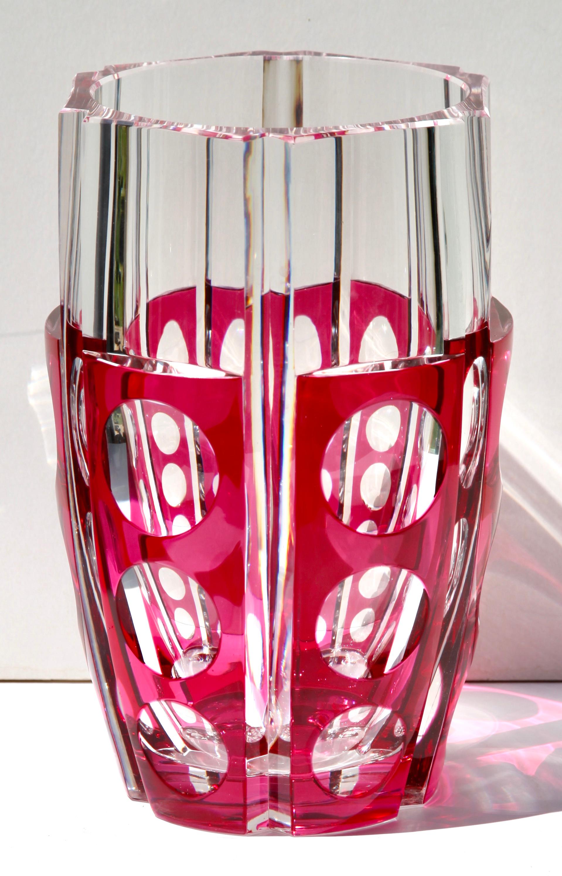 Jarrón de cristal Art Déco Val Saint Lambert tallado en transparente, firmado Art Decó en venta