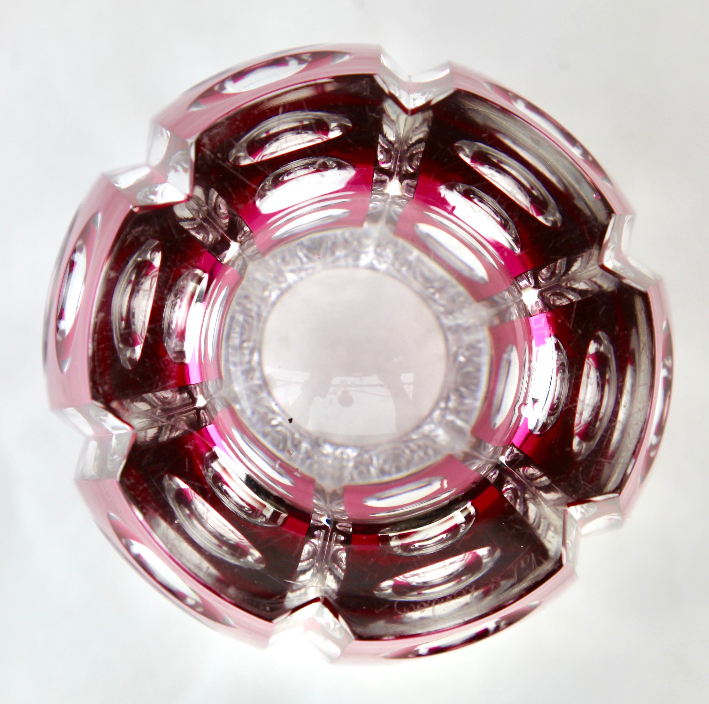 Jarrón de cristal Art Déco Val Saint Lambert tallado en transparente, firmado Facetado en venta