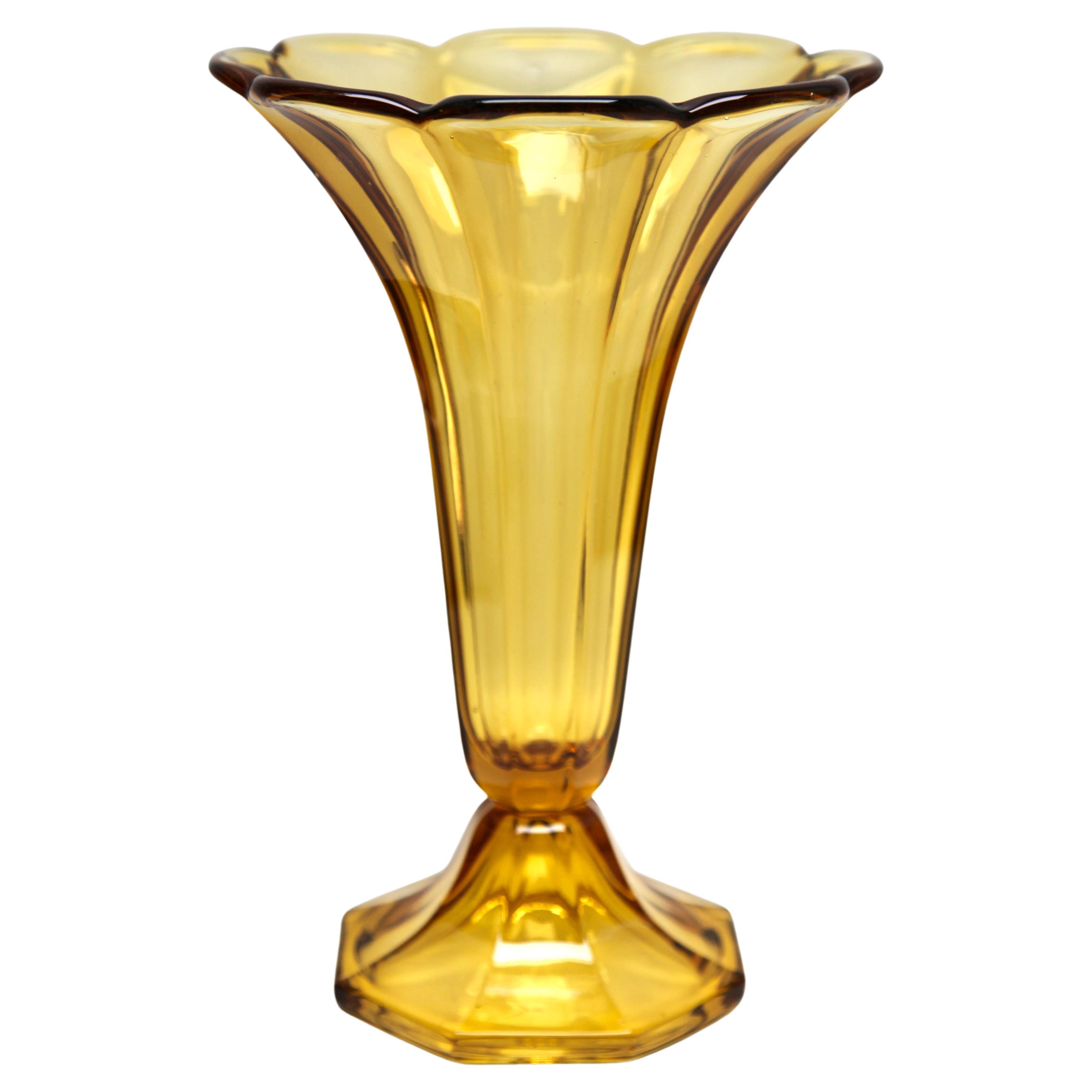 Art Deco Val Saint Lambert, Luxval vase, Model Americain Charles Graffart, 1934 For Sale