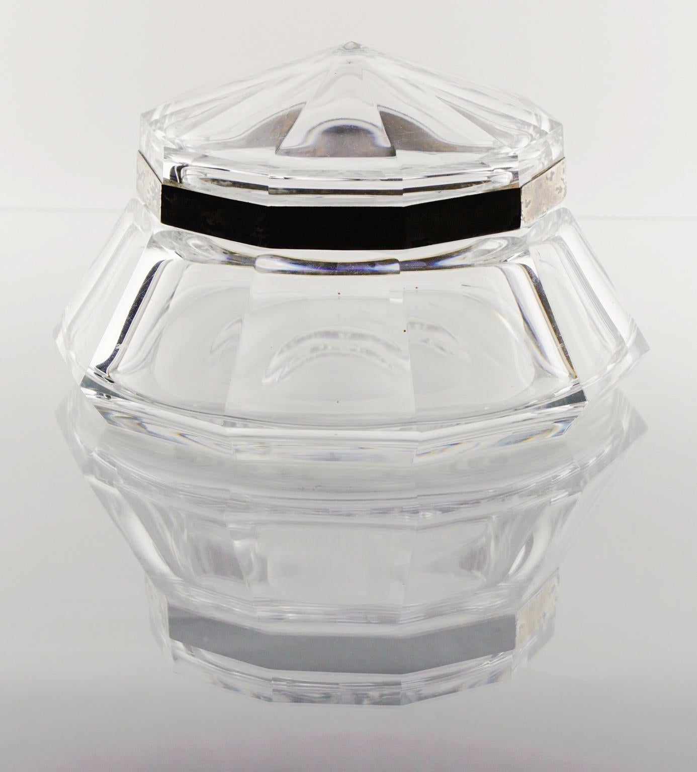 Art Deco Val Saint Lambert White Glass Hermione Sweet Box Bonbonniere For Sale 2