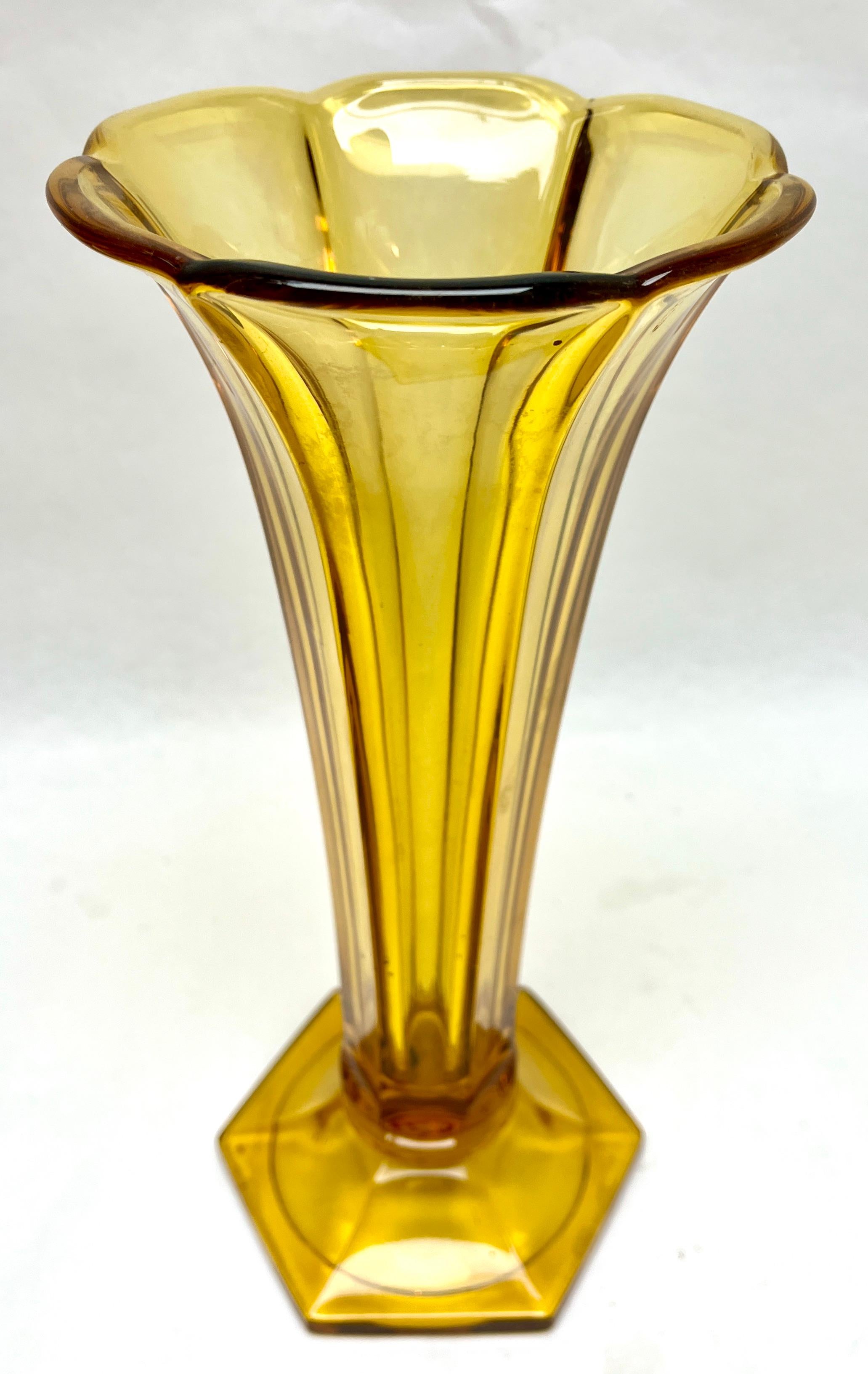 Stampato Art Deco Val Saint Lambert Pair Luxval vases Model Americain Charles Graffart in vendita