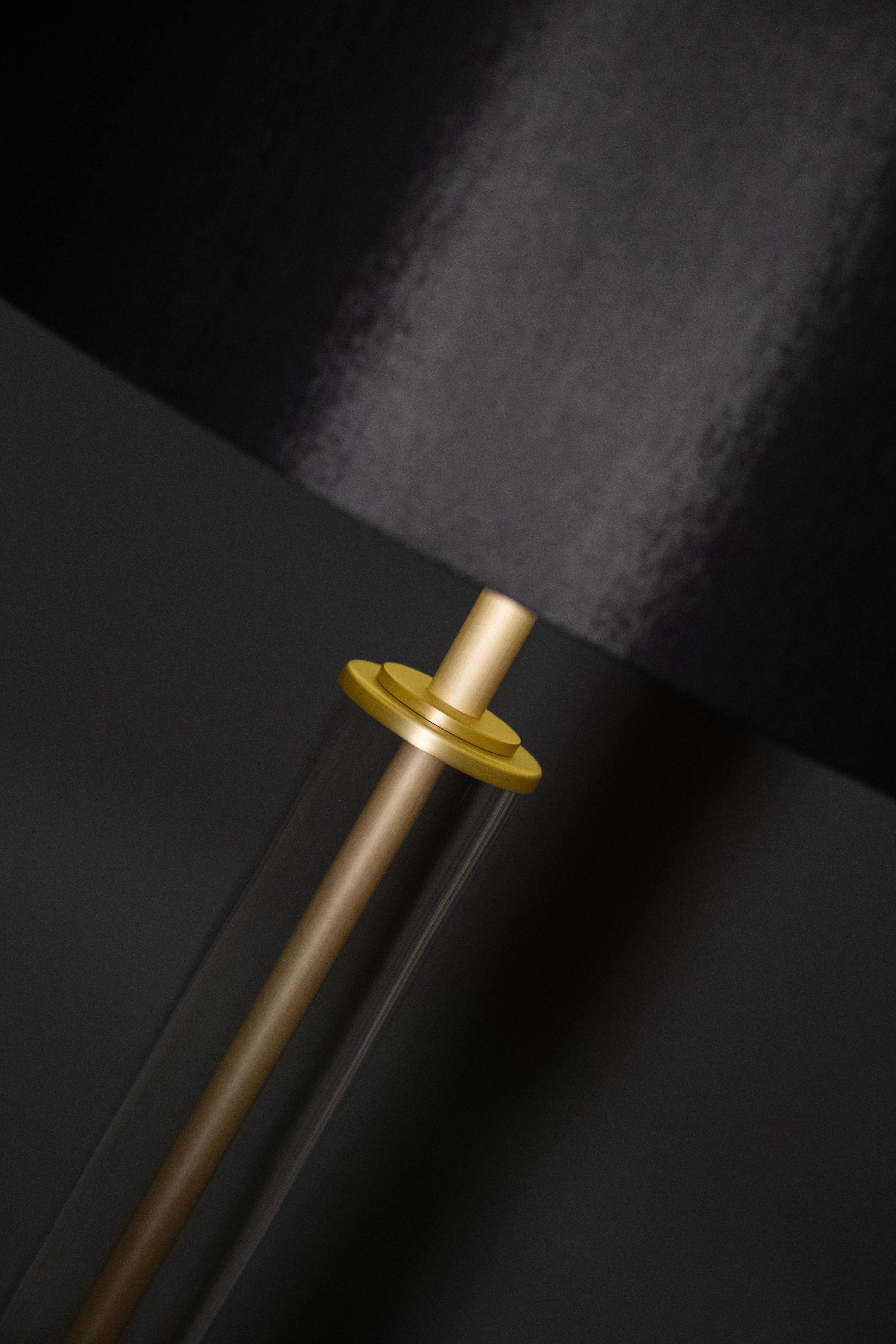 Art Deco Valverde Stehlampe, gebürstetes Messing, schwarz, handgefertigt, Portugal von Greenapple im Angebot 4