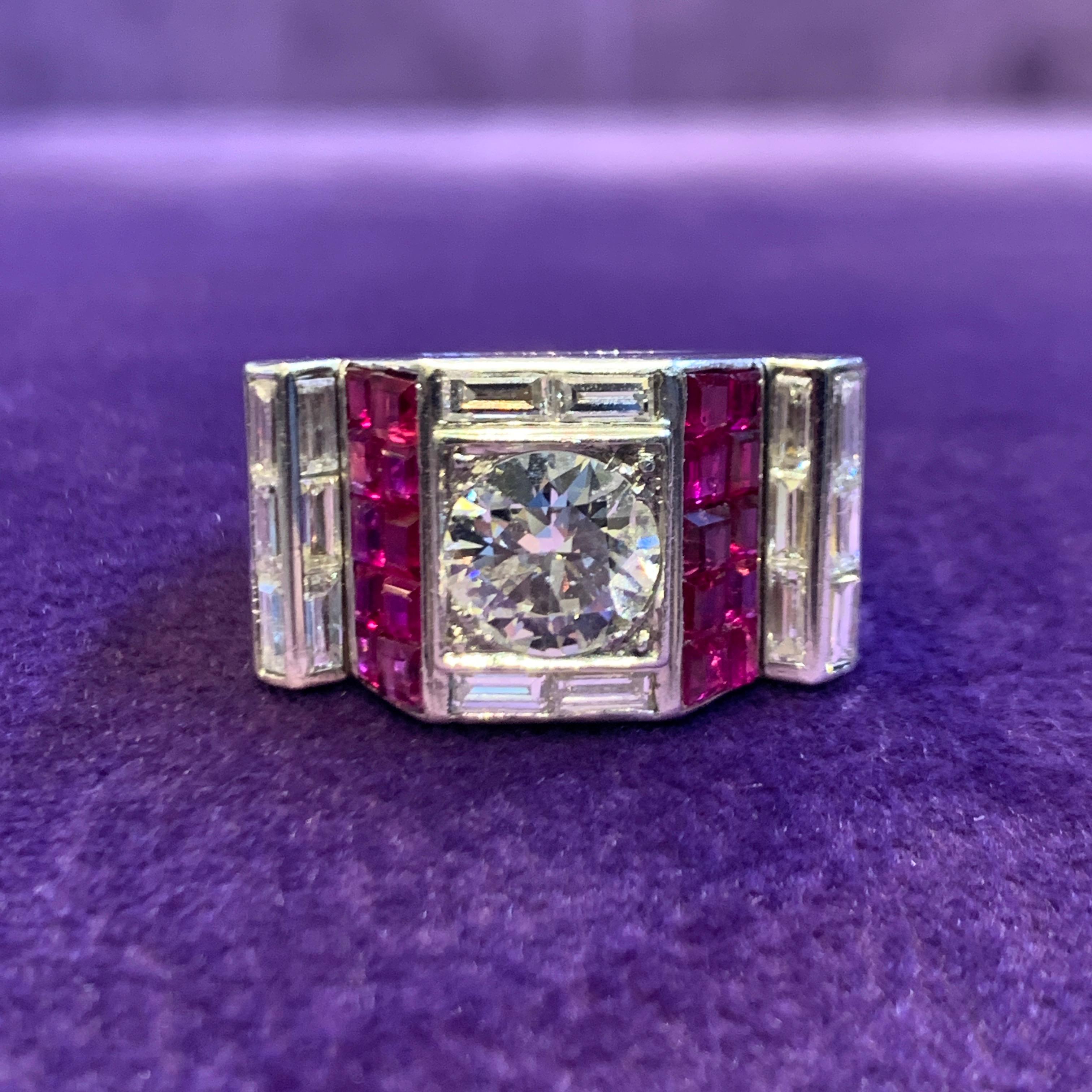 Van Cleef & Arpels, bague Art déco en diamants et rubis Excellent état - En vente à New York, NY