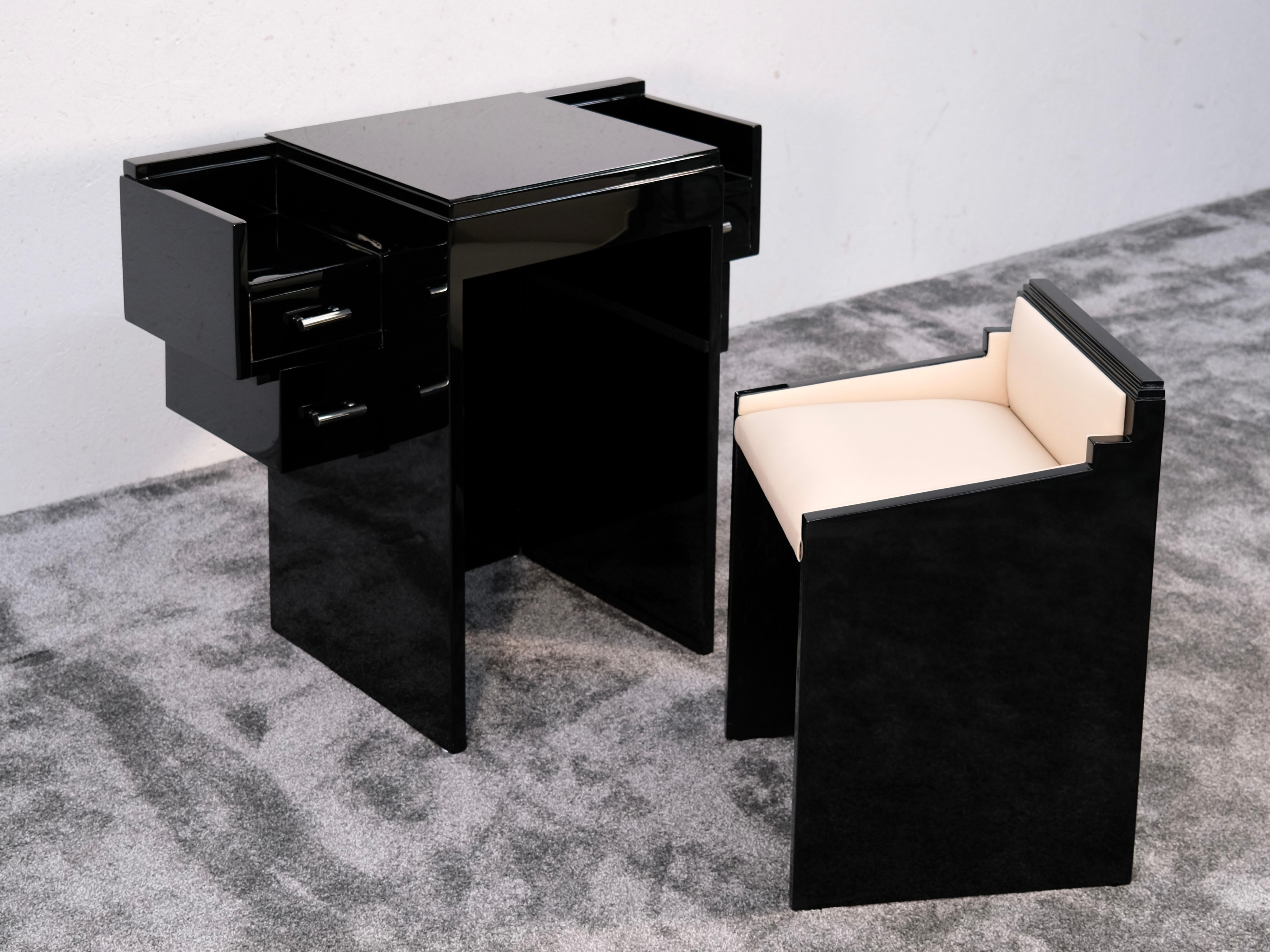 Mid-20th Century Art Deco Vanity Desk Coiffeuse in Black Lacquer with Stool, France 1940s