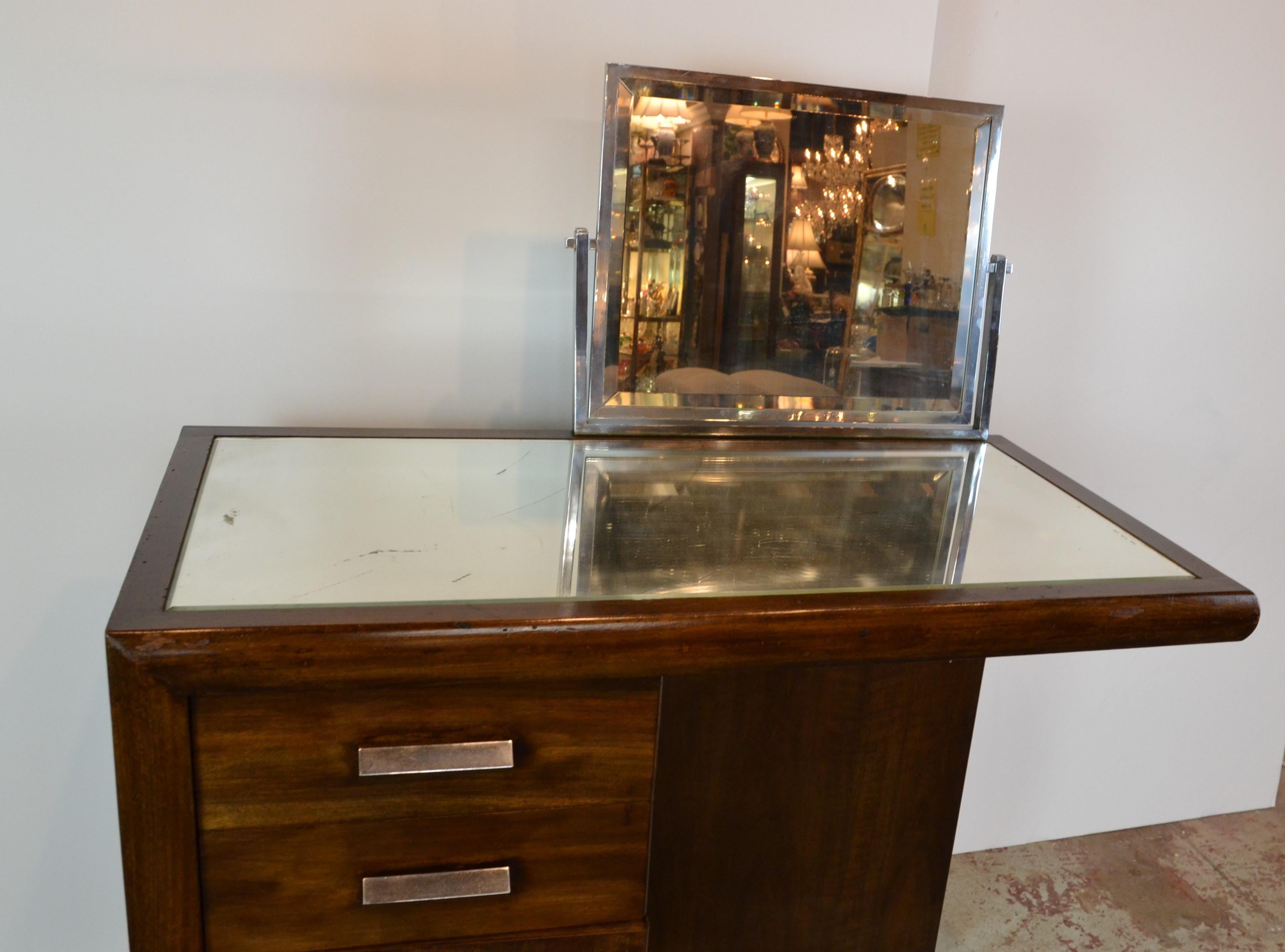 Art Deco Vanity / Dressing Table In Good Condition For Sale In Pomona, CA