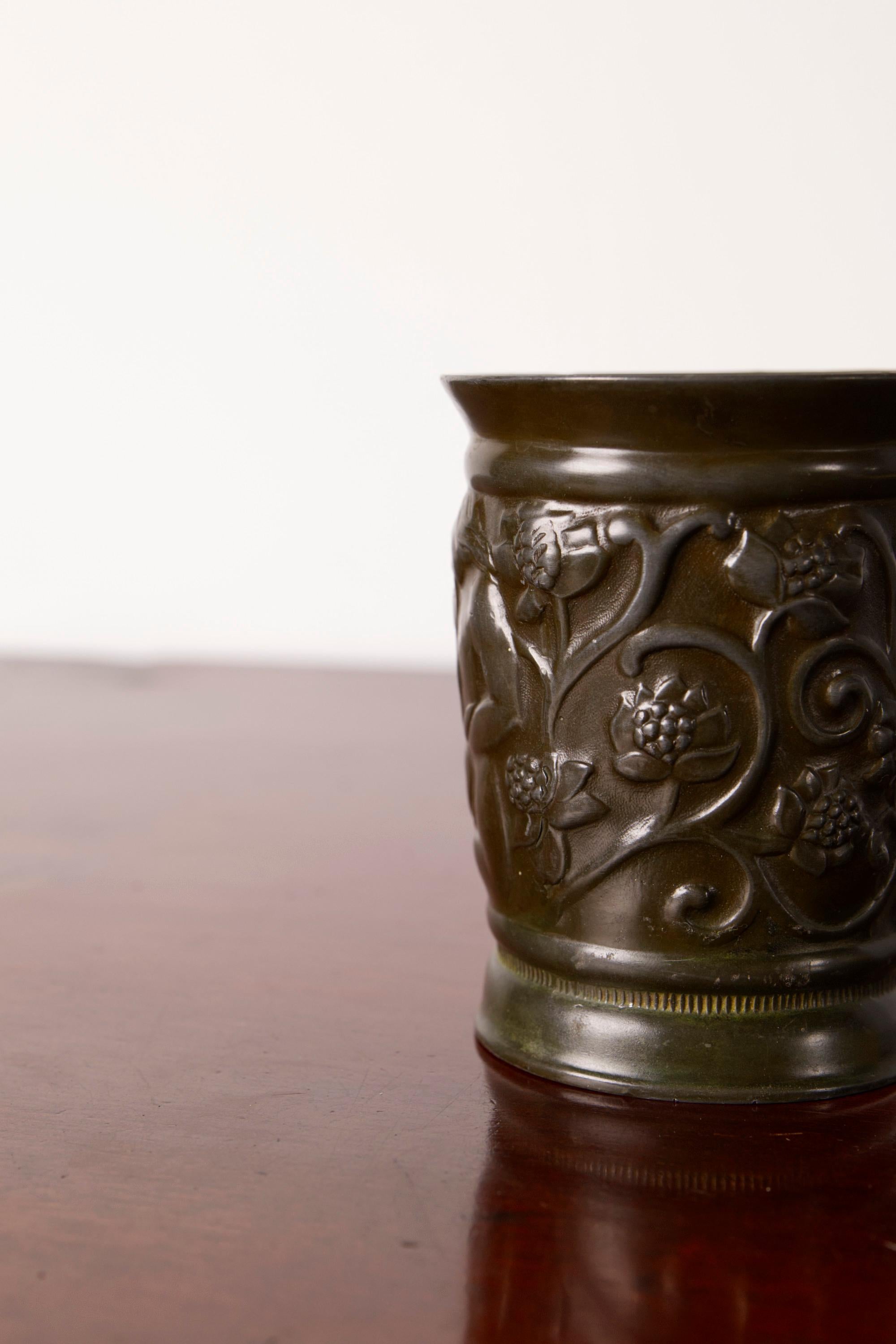 Art Deco Vase '159' in Disco Metal by Just Andersen, Denmark, 1930s For Sale 2