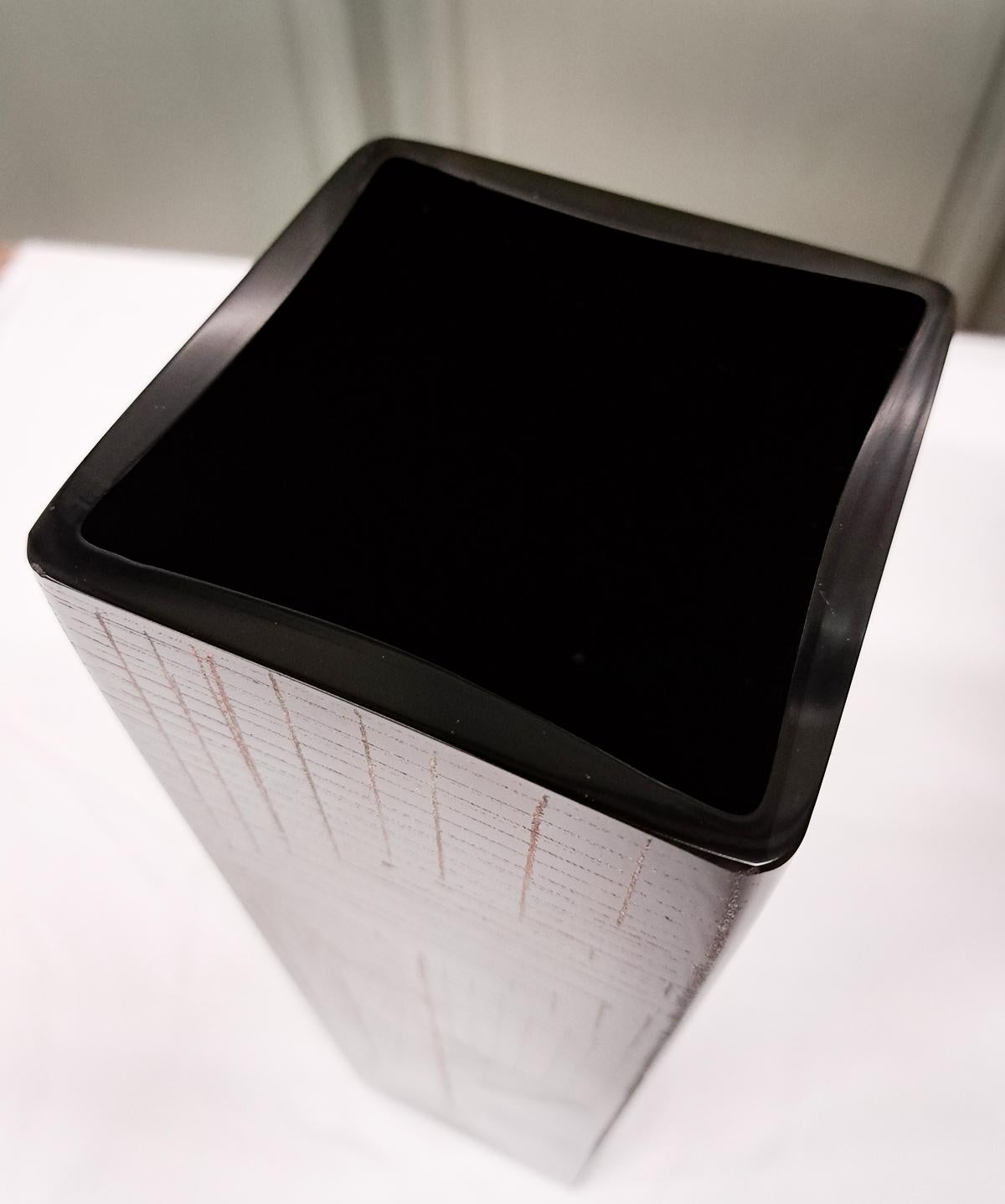 Français Vase Art Déco d'Anatole Riecke en verre noir années 1930 en vente