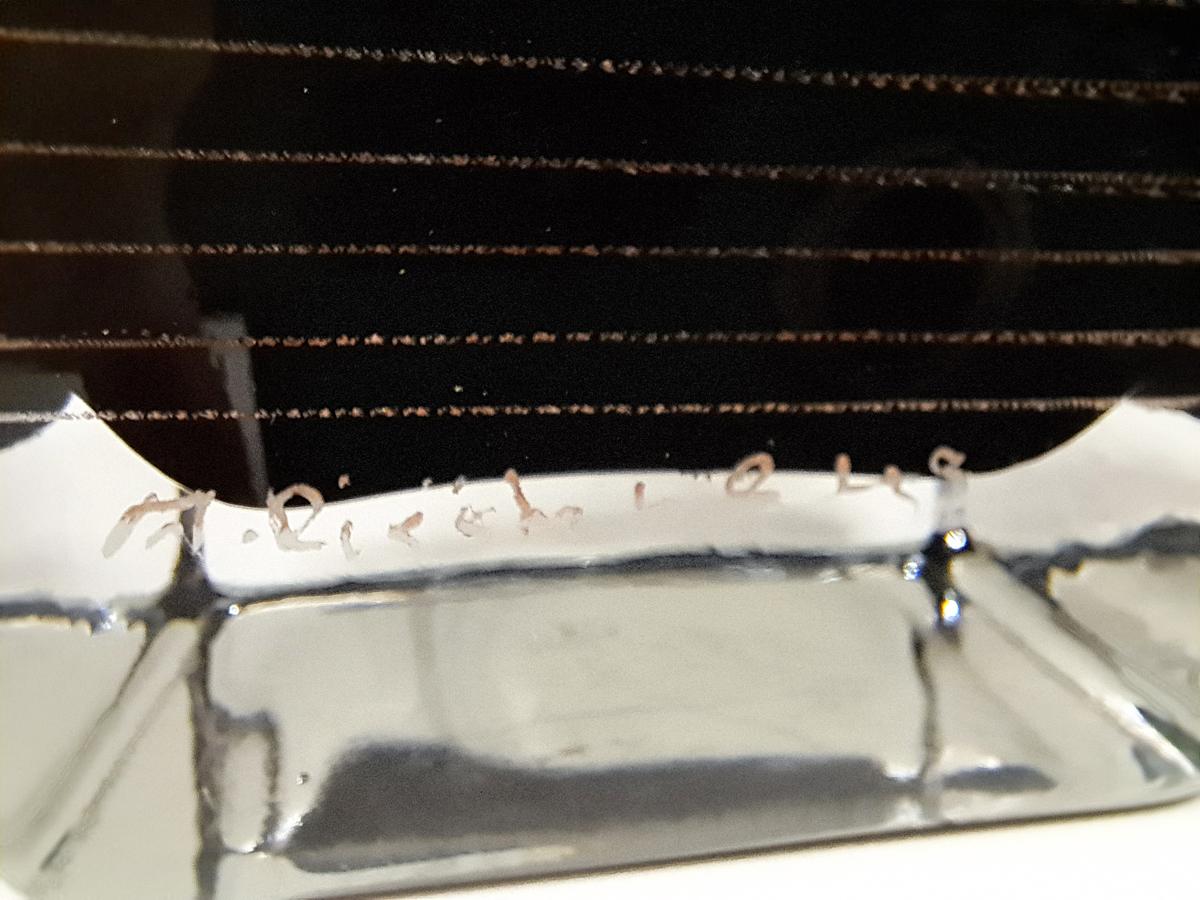 Buriné Vase Art Déco d'Anatole Riecke en verre noir années 1930 en vente