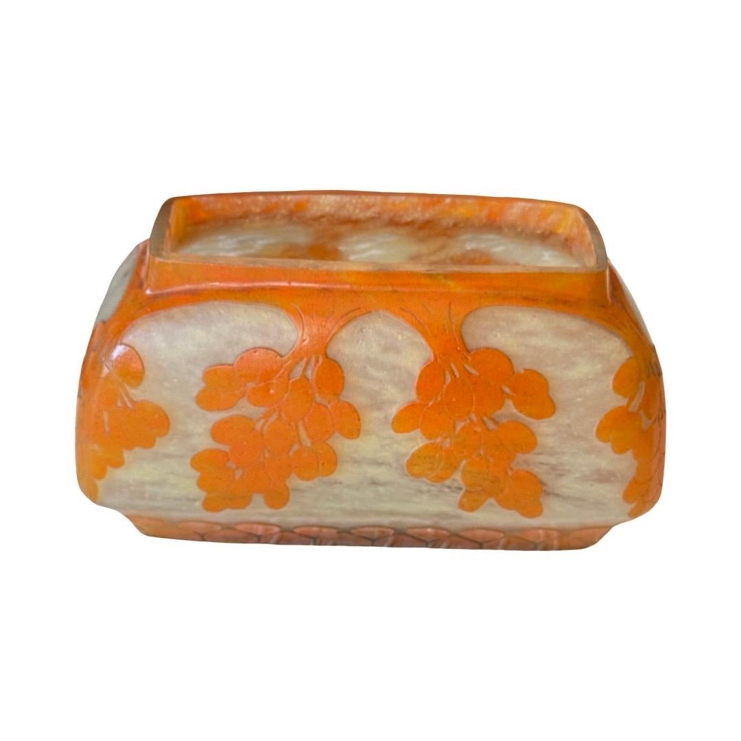 Art Deco Vase by Charles Schneider (1881–1953), Cameo Glass with Floral Motif For Sale 1