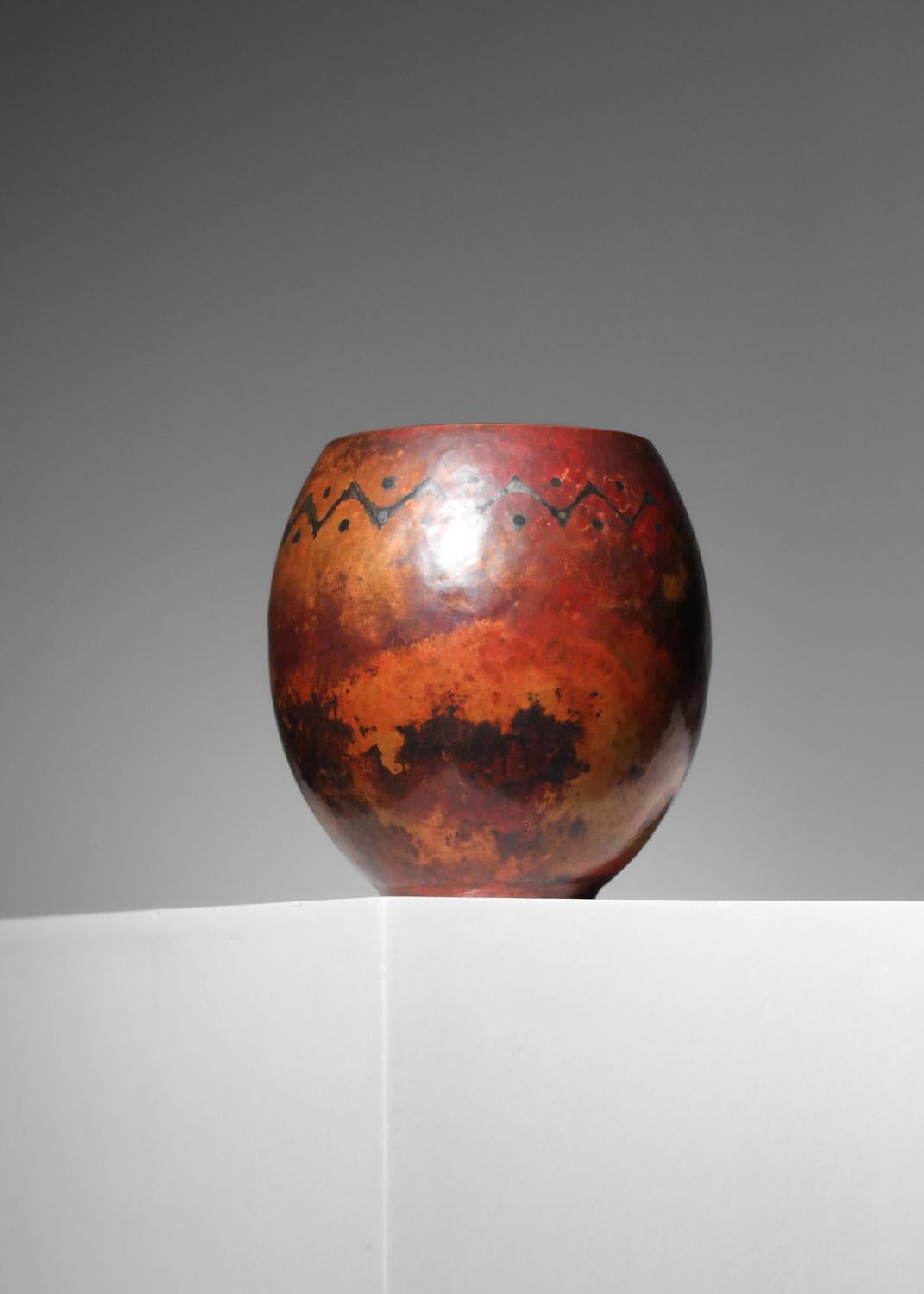 Vaso Art Deco di Claudius Linossier in rame martellato in vendita 2