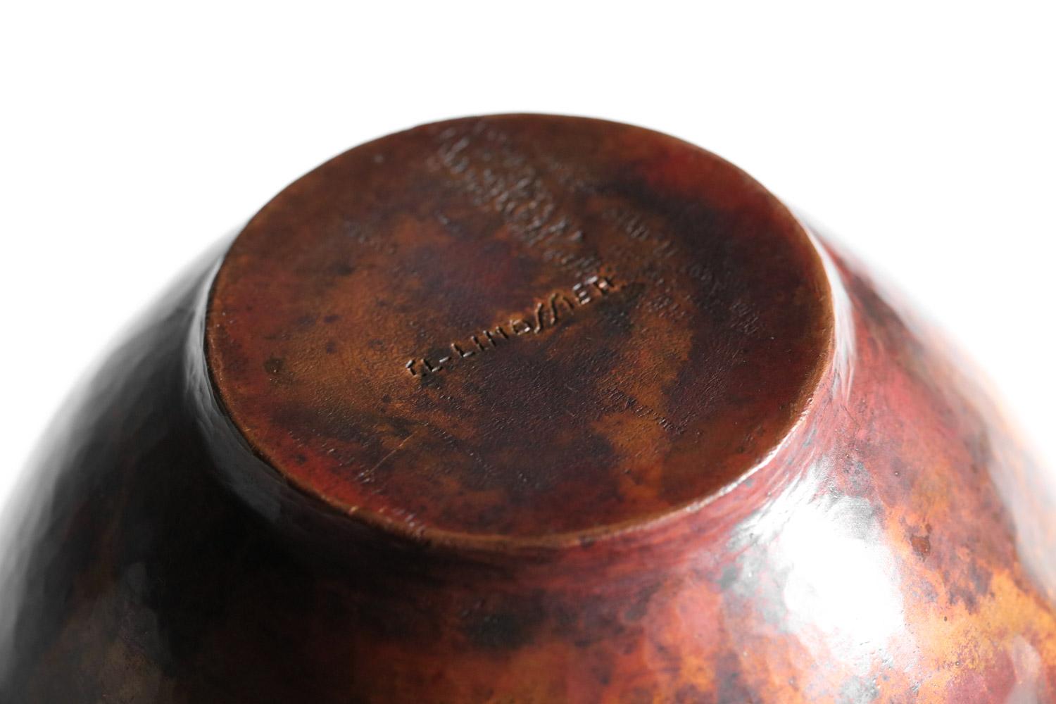 Francese Vaso Art Deco di Claudius Linossier in rame martellato in vendita