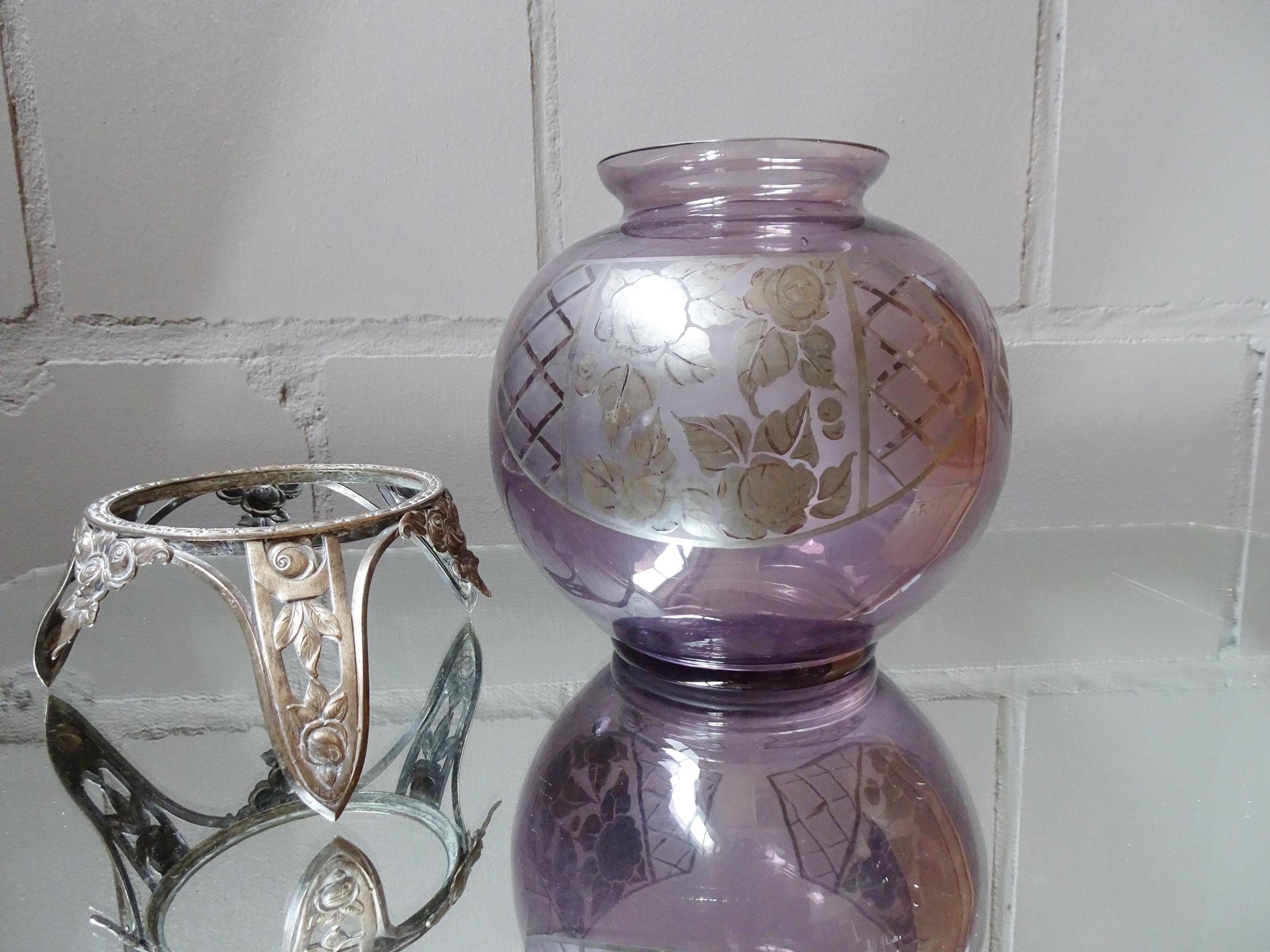 Art déco-Vase von D'Argyl, Amethystglas und Silber, Frankreich, 1930er Jahre (Radiert) im Angebot