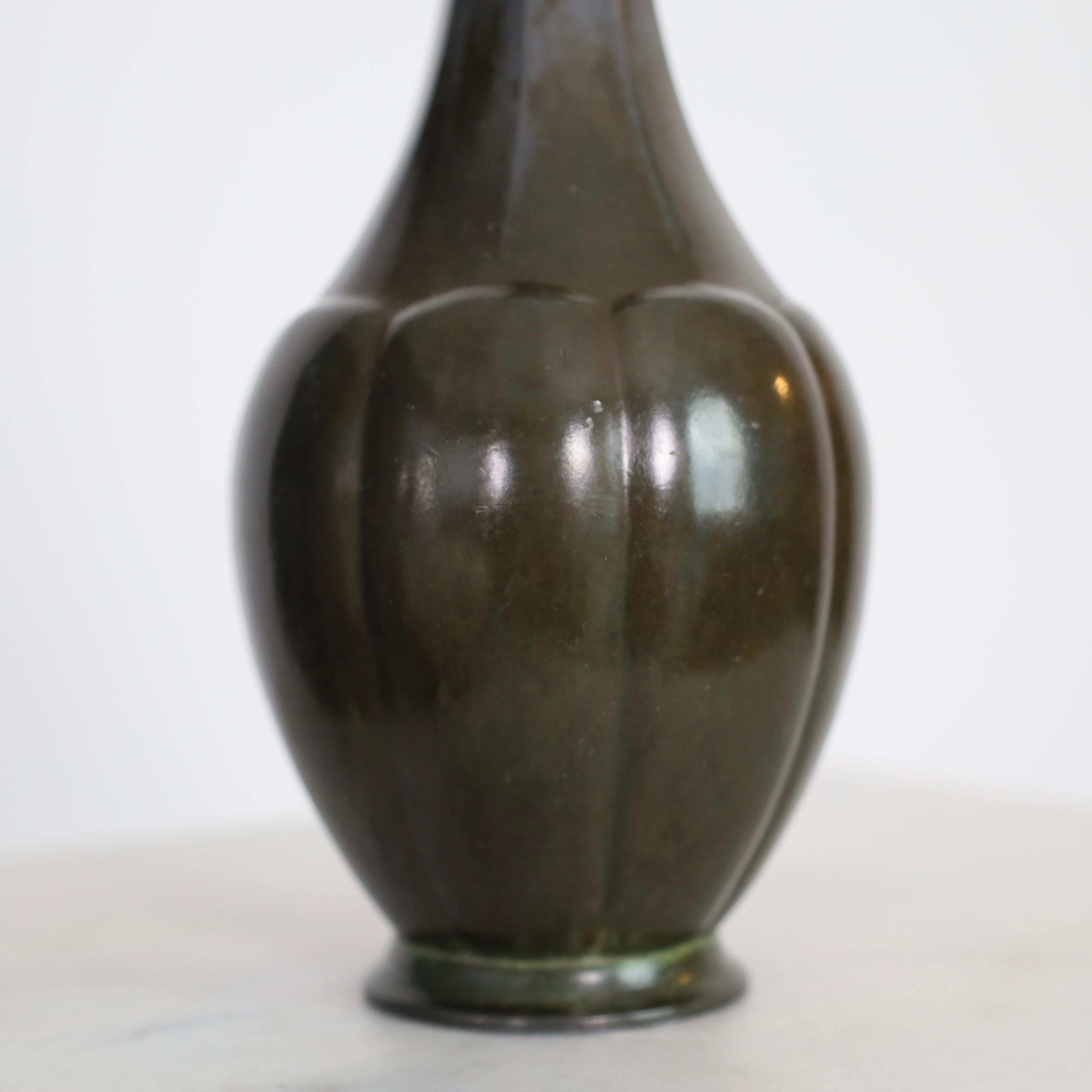 Vaso Art Deco di Ellen Schlanbusch per Just Andersen, anni '40, Danimarca in vendita 2