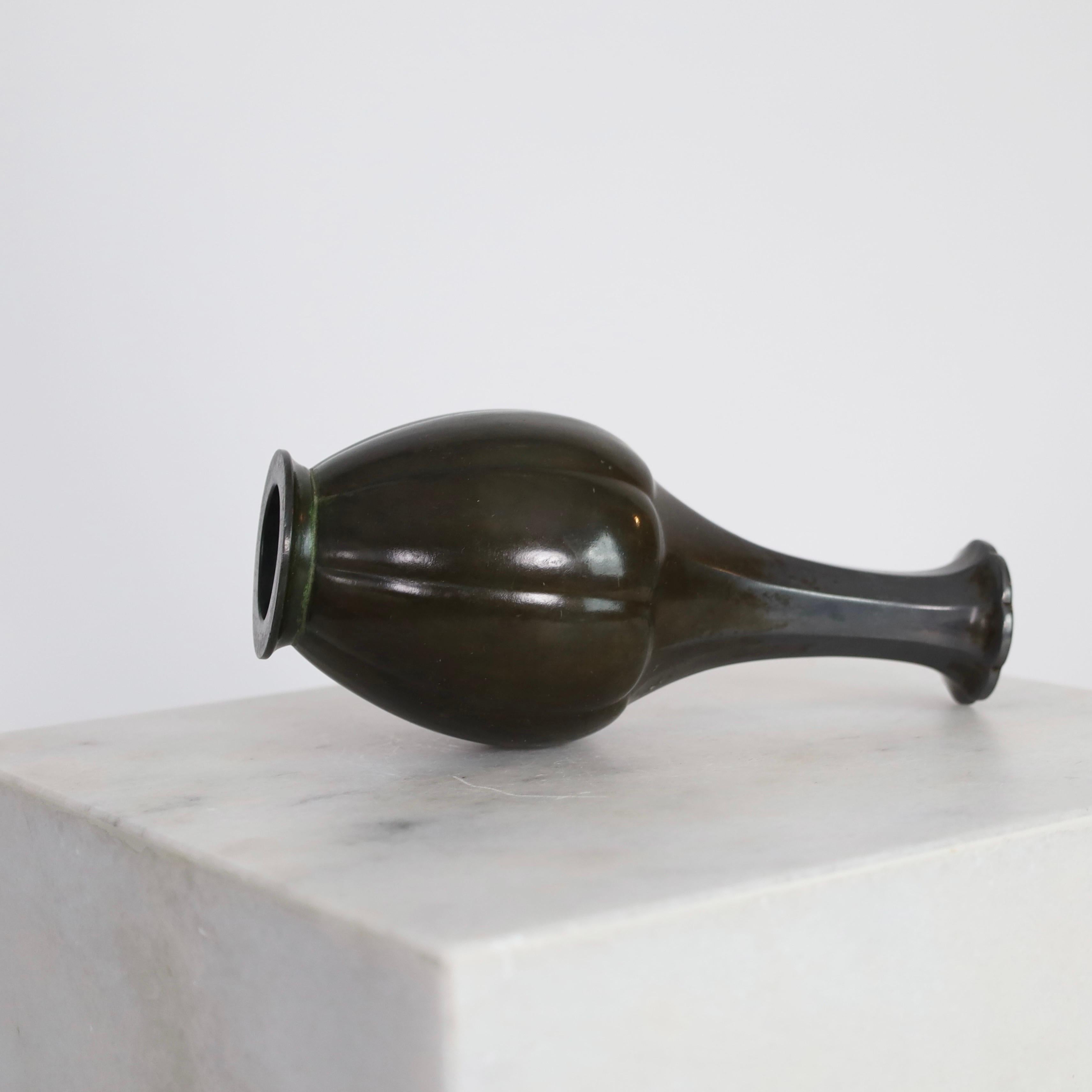Vaso Art Deco di Ellen Schlanbusch per Just Andersen, anni '40, Danimarca in vendita 3
