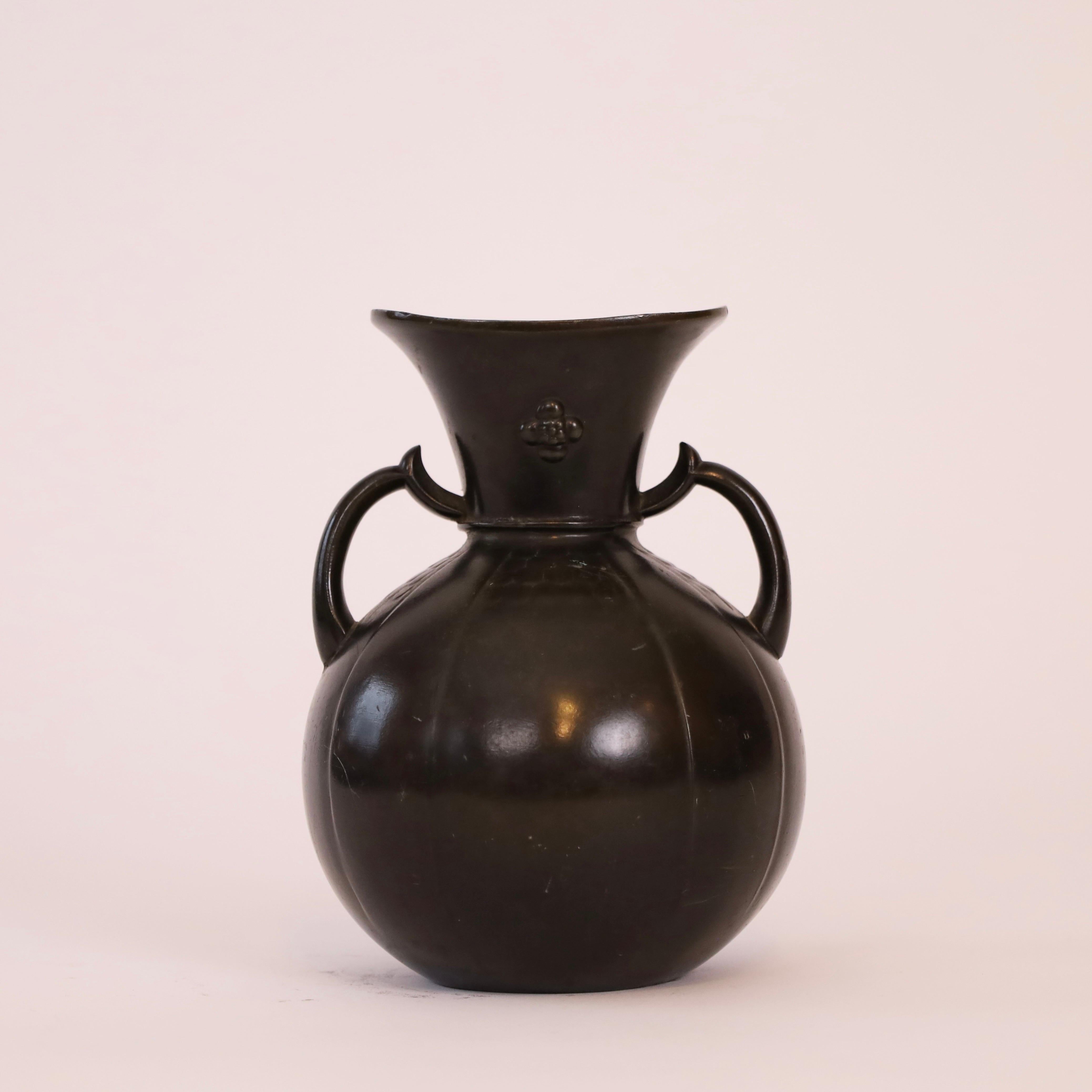 Art deco vase by Just Andersen, 1920s, Denmark In Good Condition For Sale In Værløse, DK