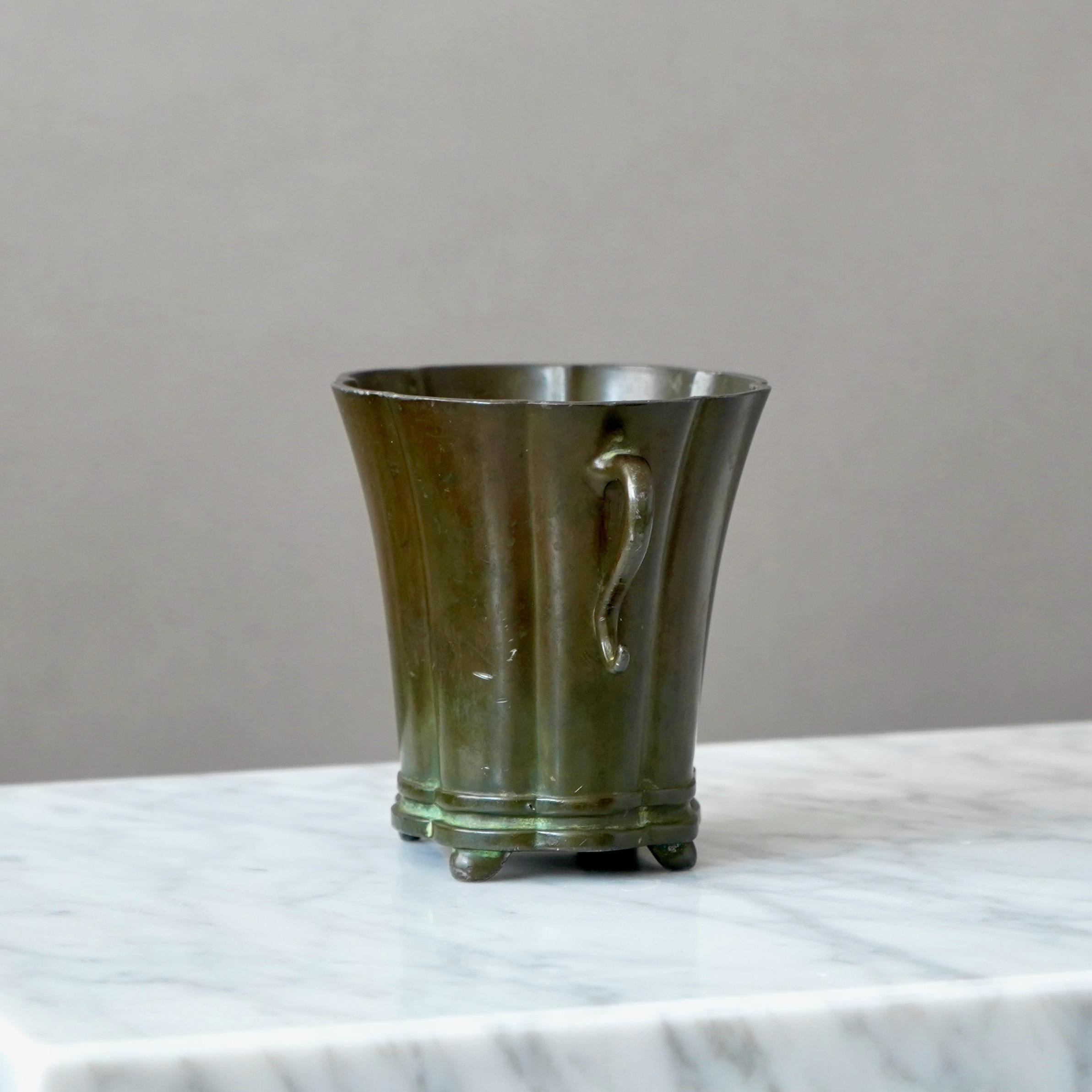 Art Deco Vase by Just Andersen, Denmark, 1930s For Sale 1