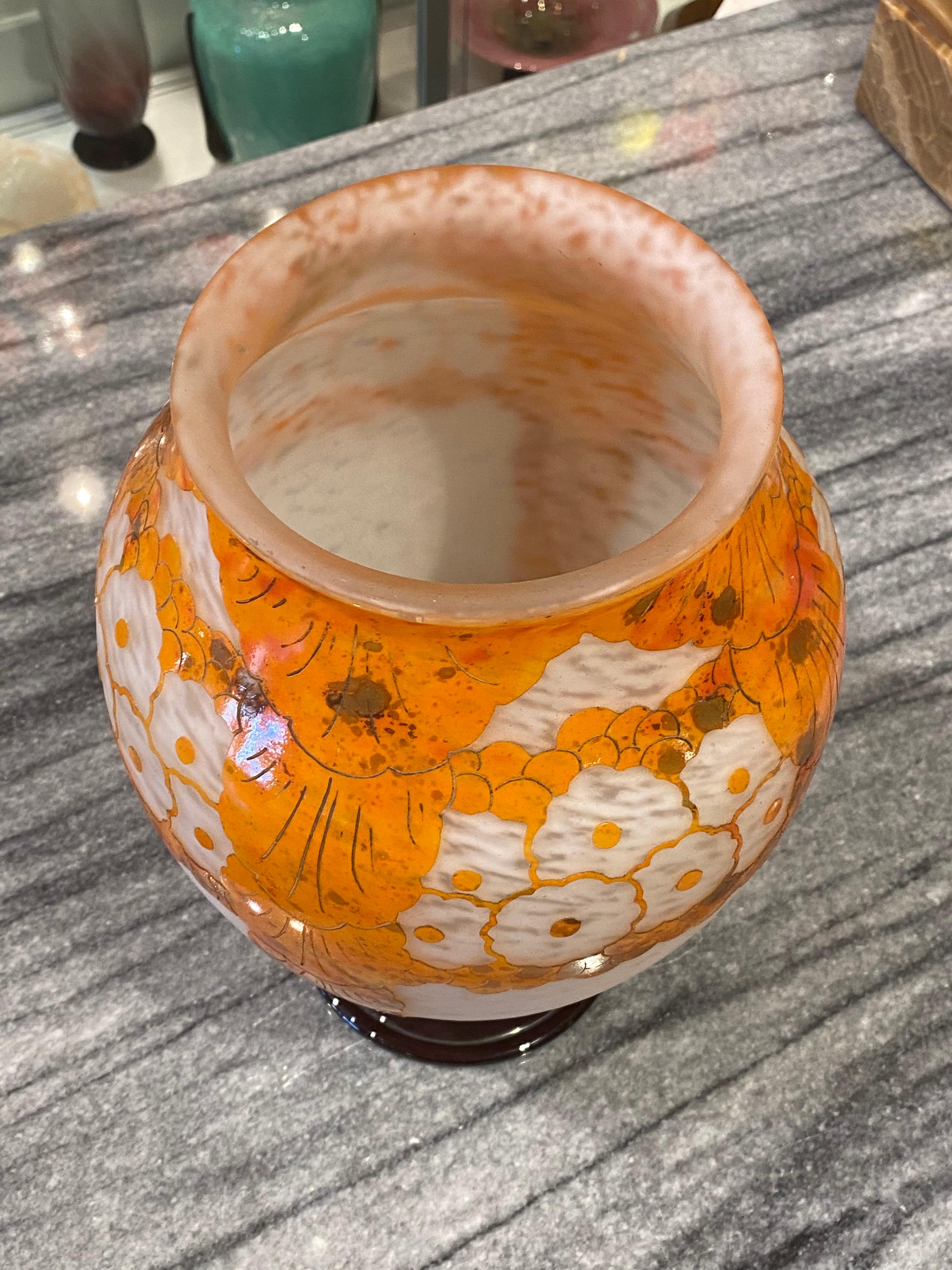vase charder orange