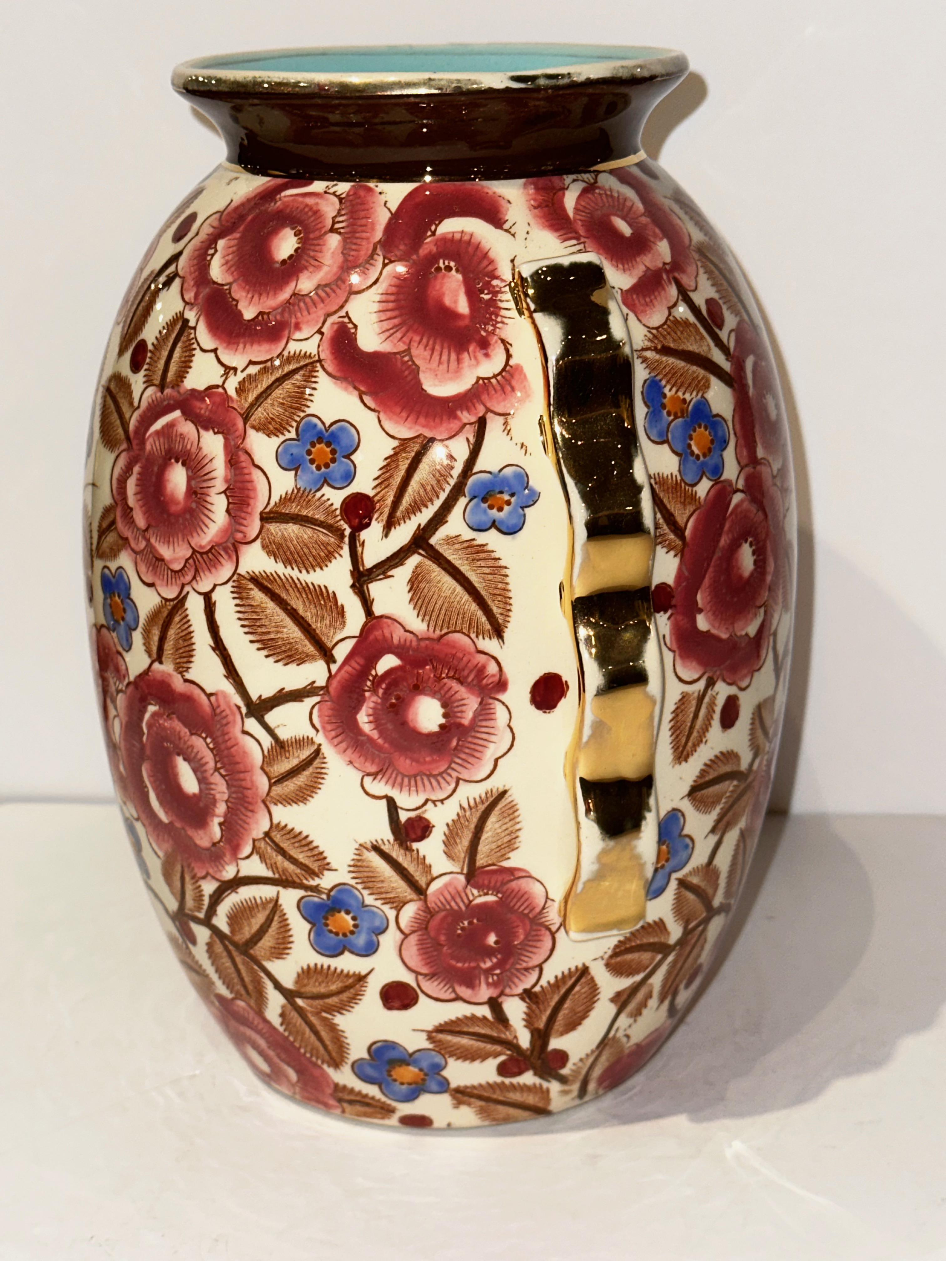 Schöne Art-Déco-Vase von Raymond Chevalier für Boch La Louviere mit Blumenmuster (Art déco) im Angebot