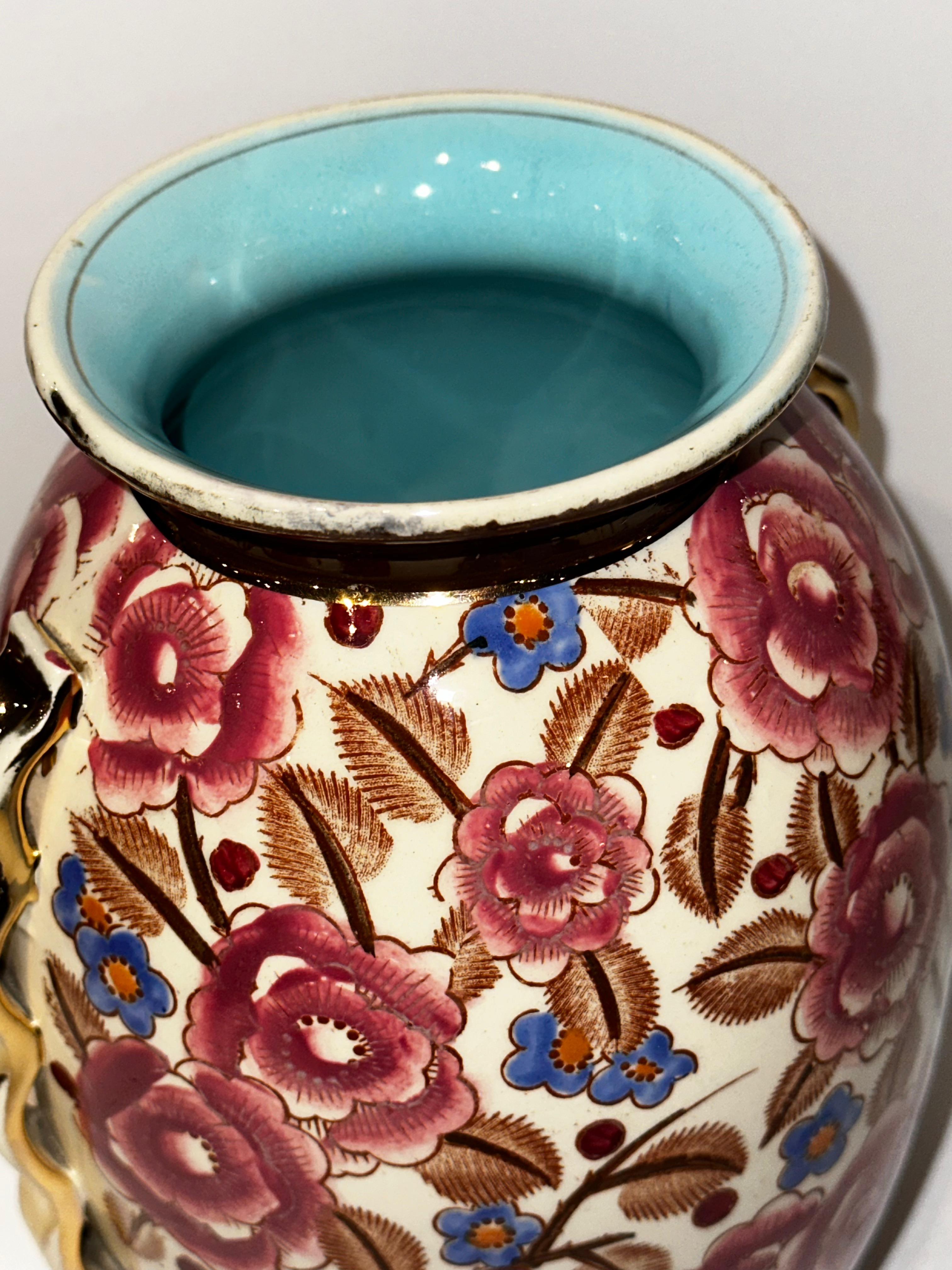 Schöne Art-Déco-Vase von Raymond Chevalier für Boch La Louviere mit Blumenmuster im Zustand „Gut“ im Angebot in Oakland, CA