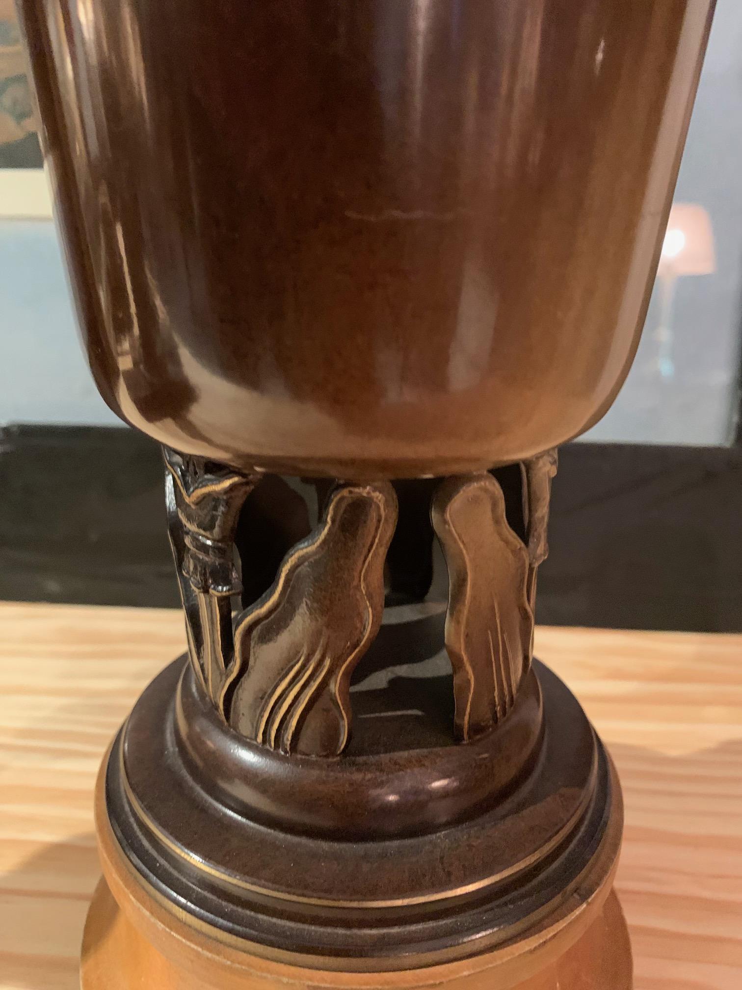 Suédois Vase Art déco d'Ystad en bronze  Métal en Suède en vente