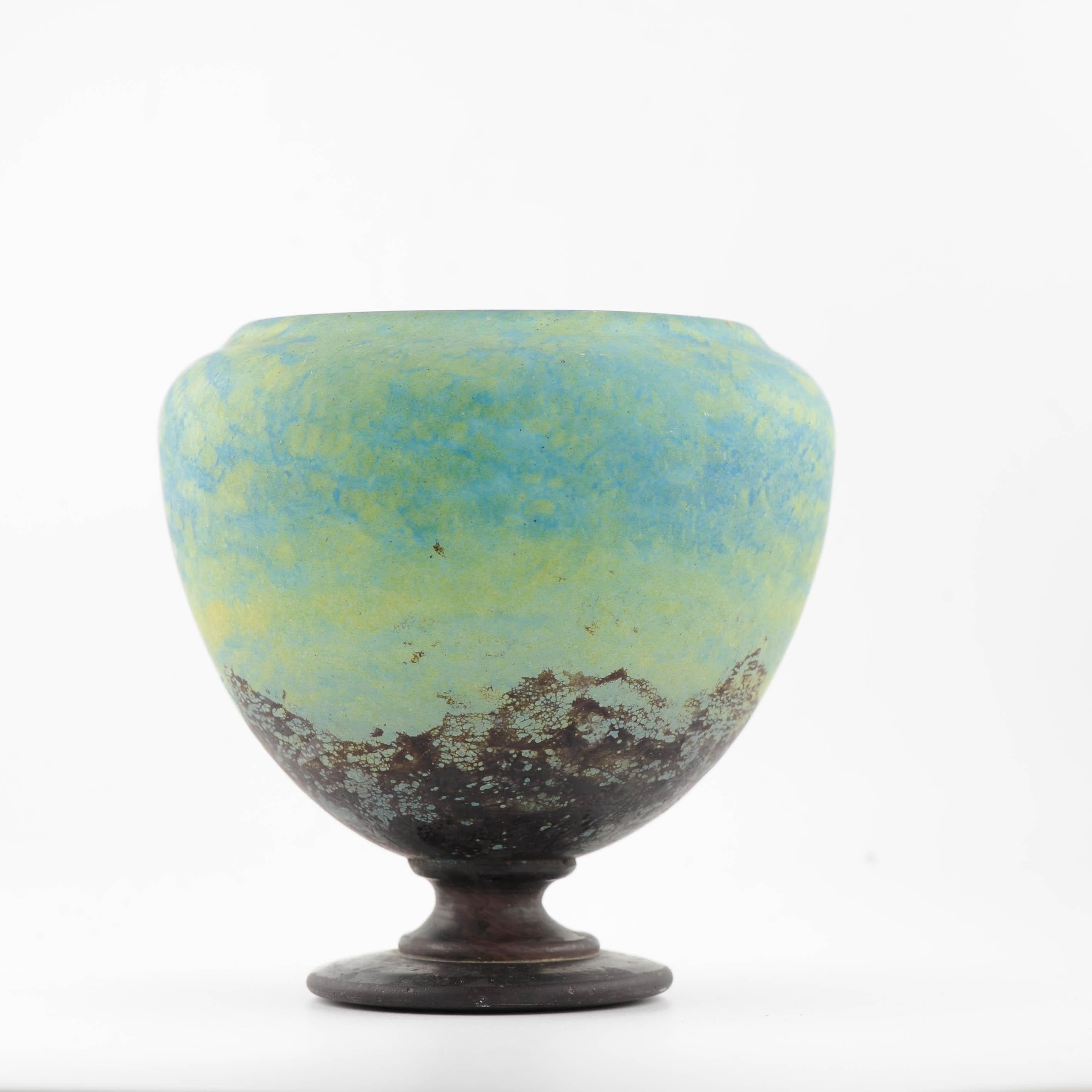 Art Deco Vase Daum Nancy Acid-Etched Glass Vase, circa 1910-1925 French Glass For Sale 4
