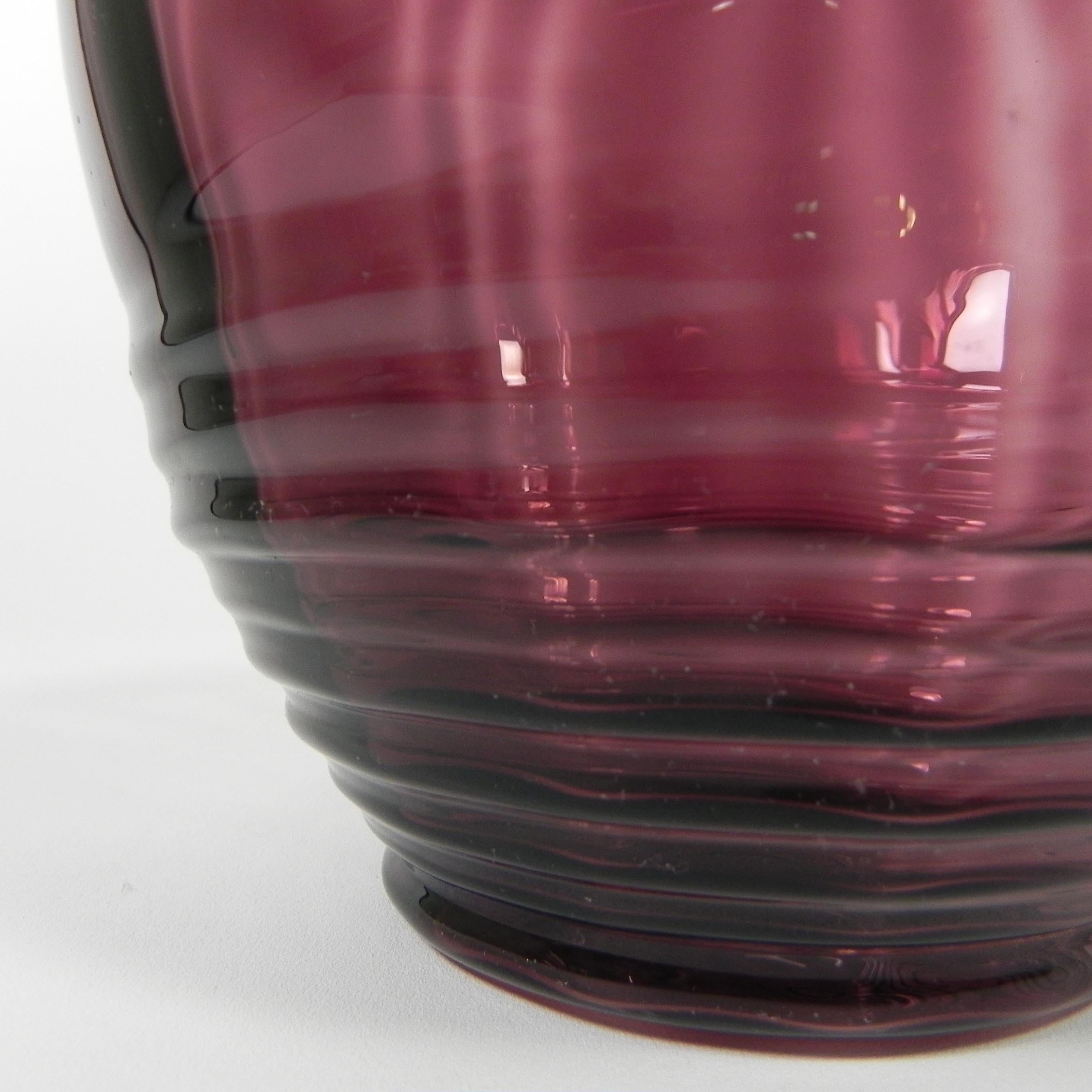 Art Deco vase Doyen, purple glass, 1930s For Sale 1
