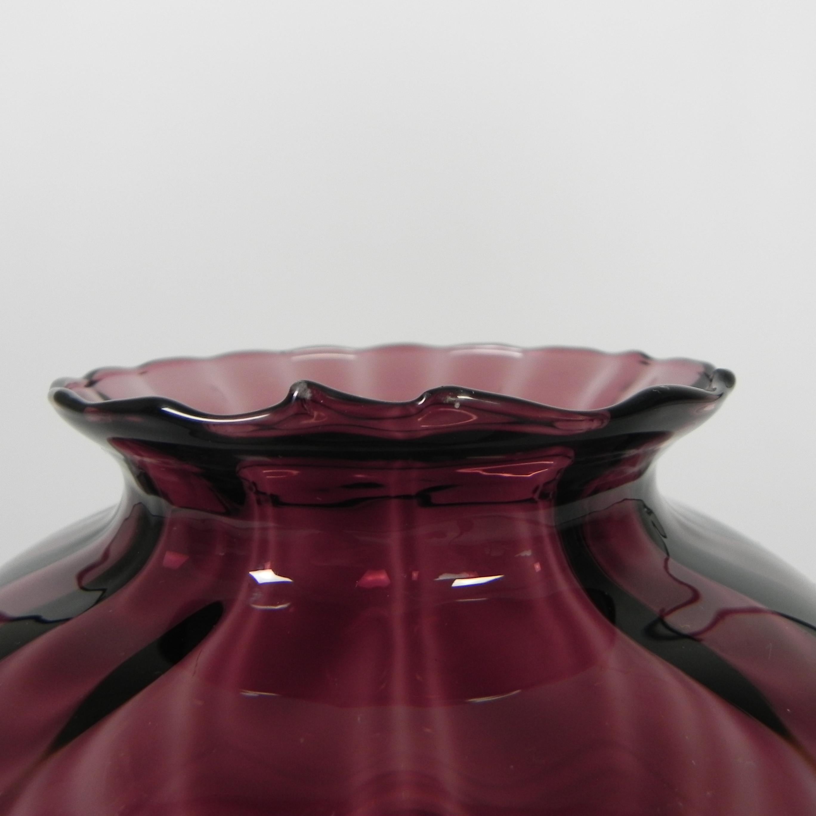 Art Deco vase Doyen, purple glass, 1930s For Sale 2