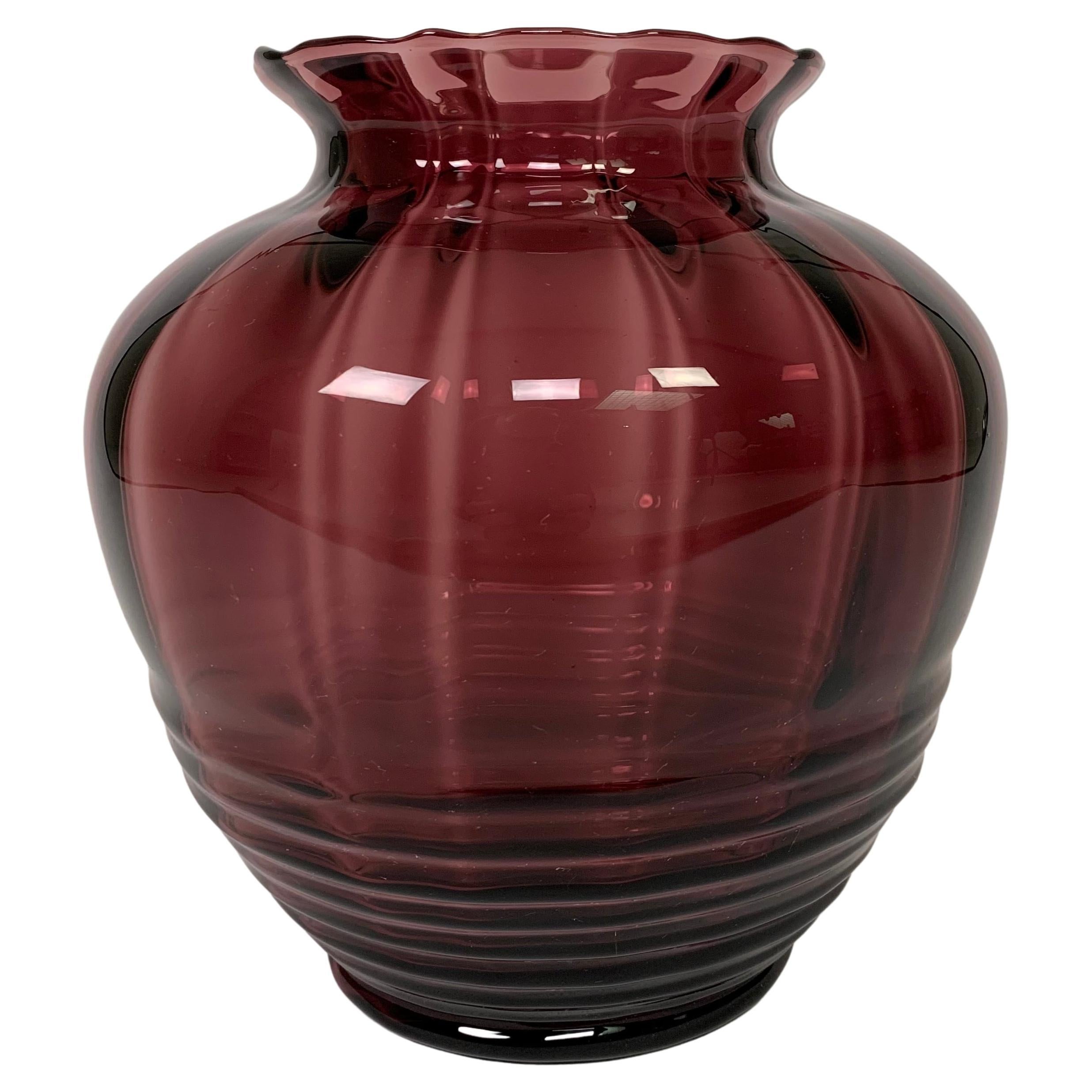 Art Deco vase Doyen, purple glass, 1930s For Sale