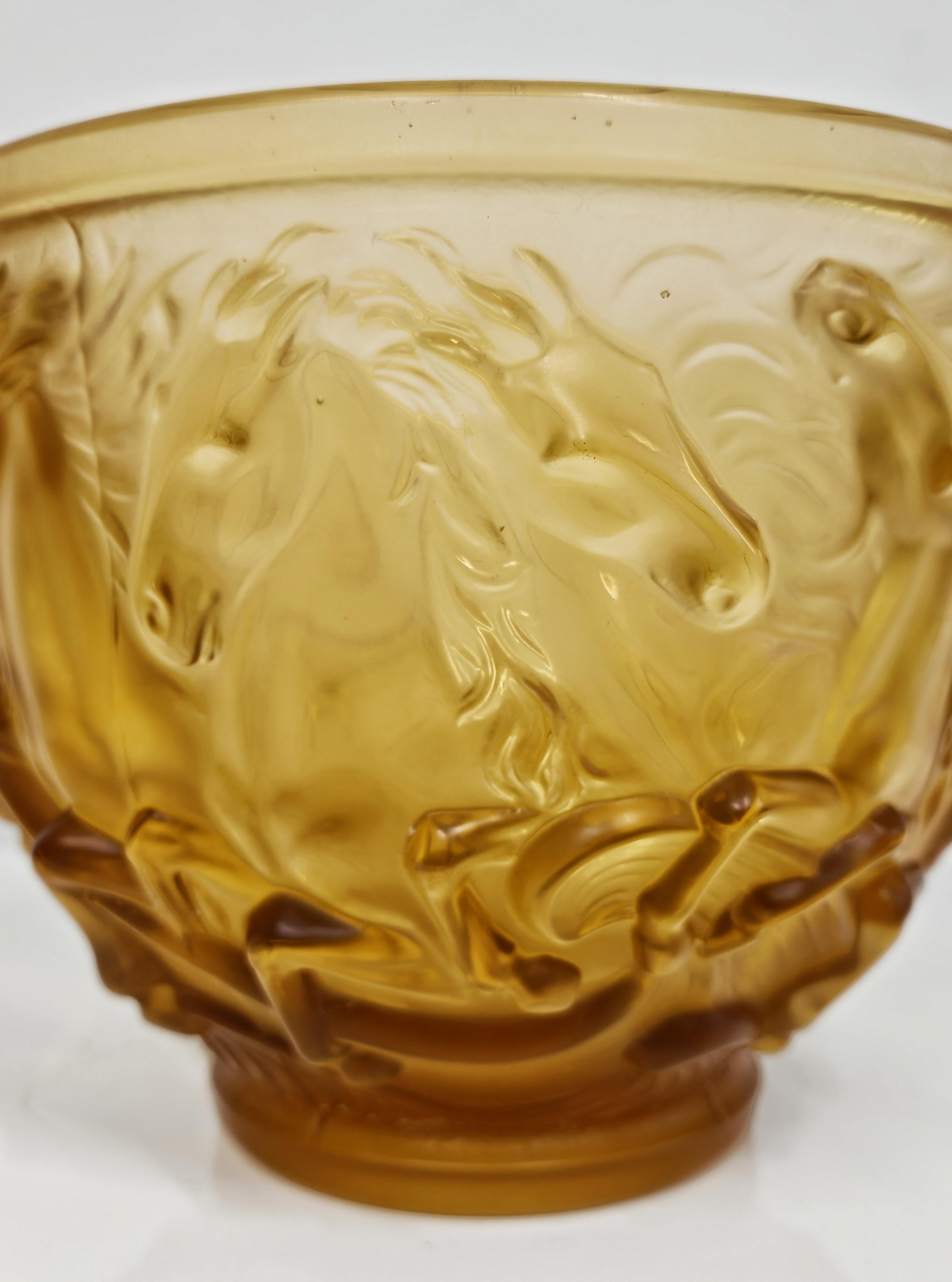 In questa inserzione troverai un raro vaso o ciotola in vetro ambrato Art Déco con il disegno 