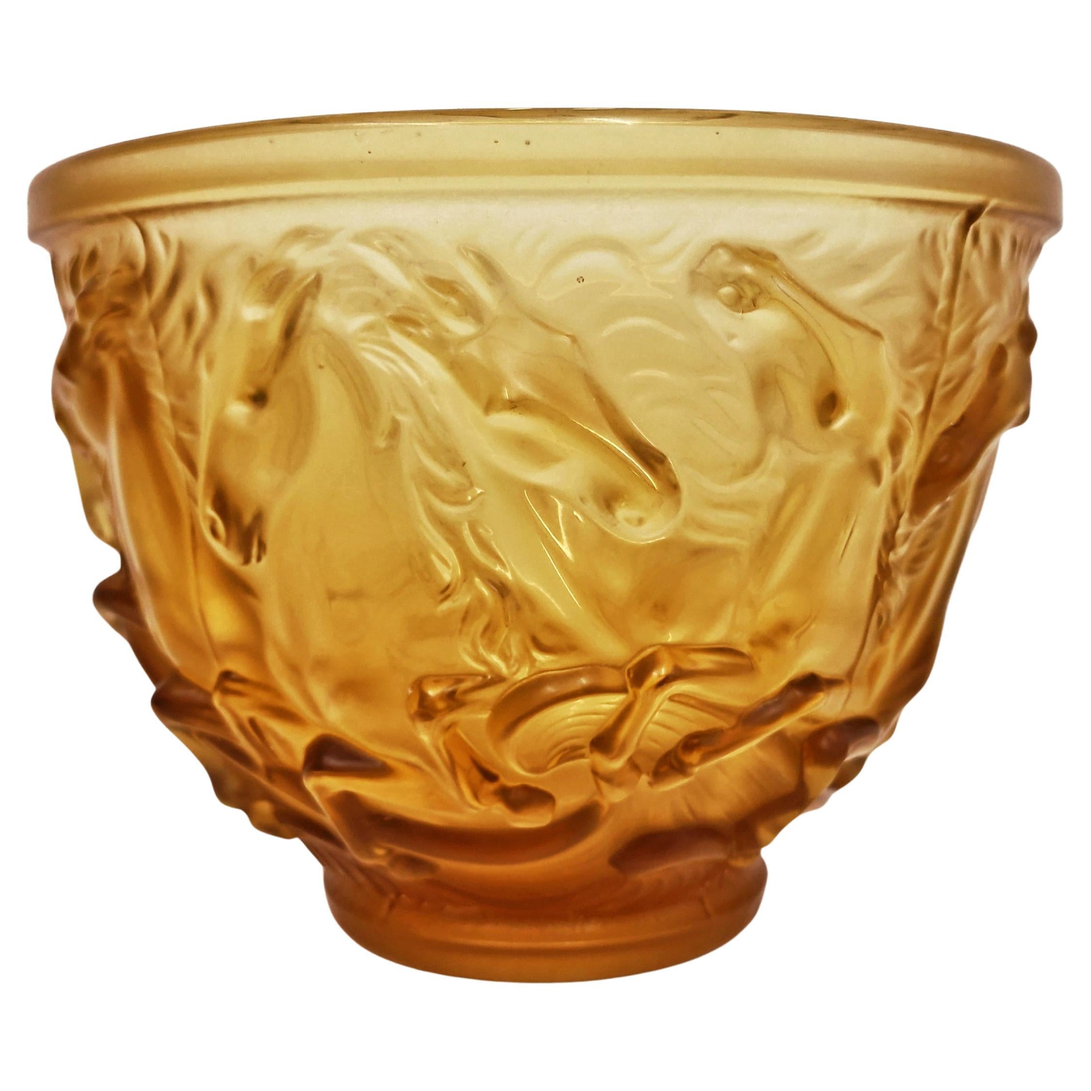 Vaso Art Deco "Cavalli" in vetro ambrato di Josef Inwald, Cecoslovacchia anni 
30 in vendita