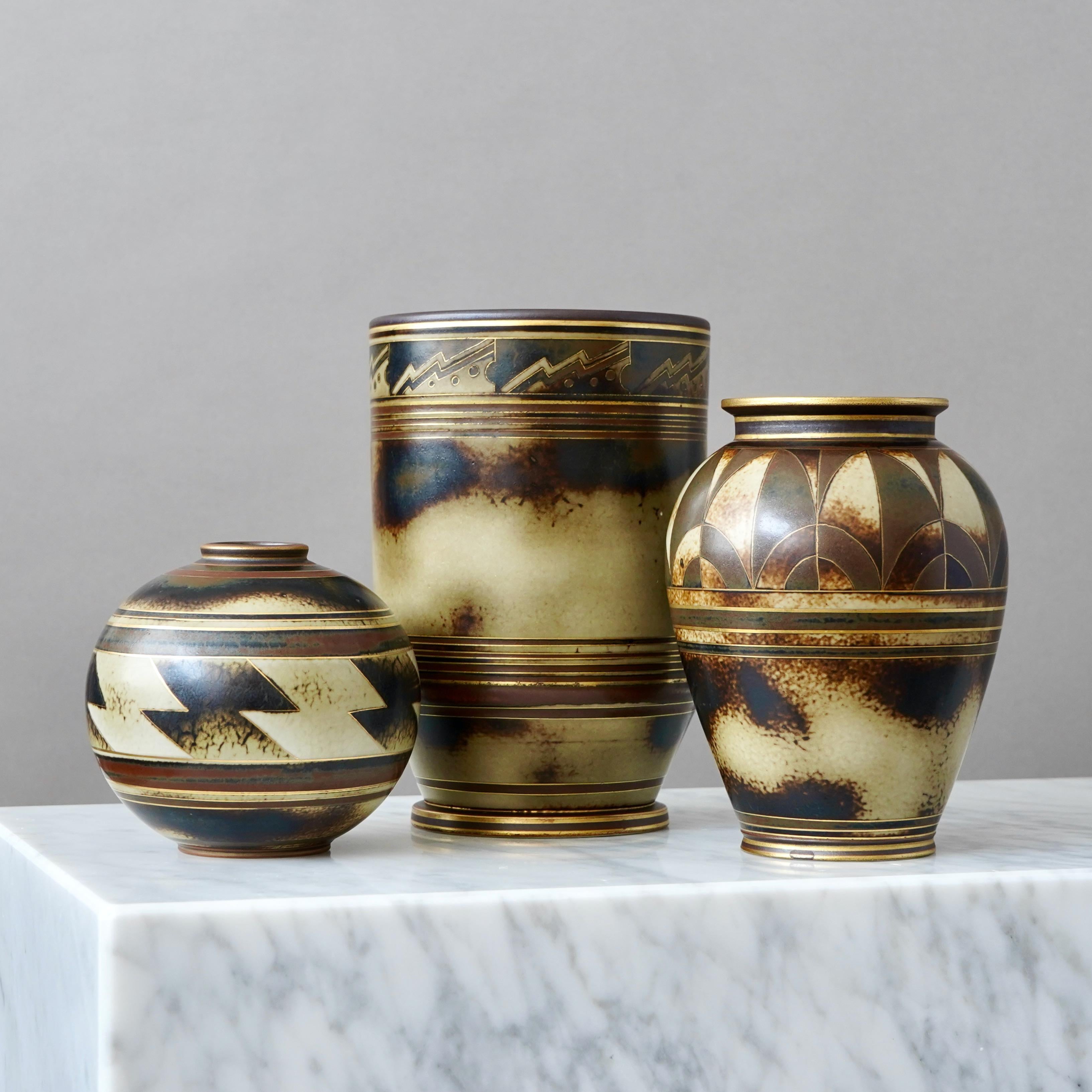 Vaso Art Deco in marrone e oro di Gunnar Nylund per ALP, Svezia, anni '30 in vendita 3
