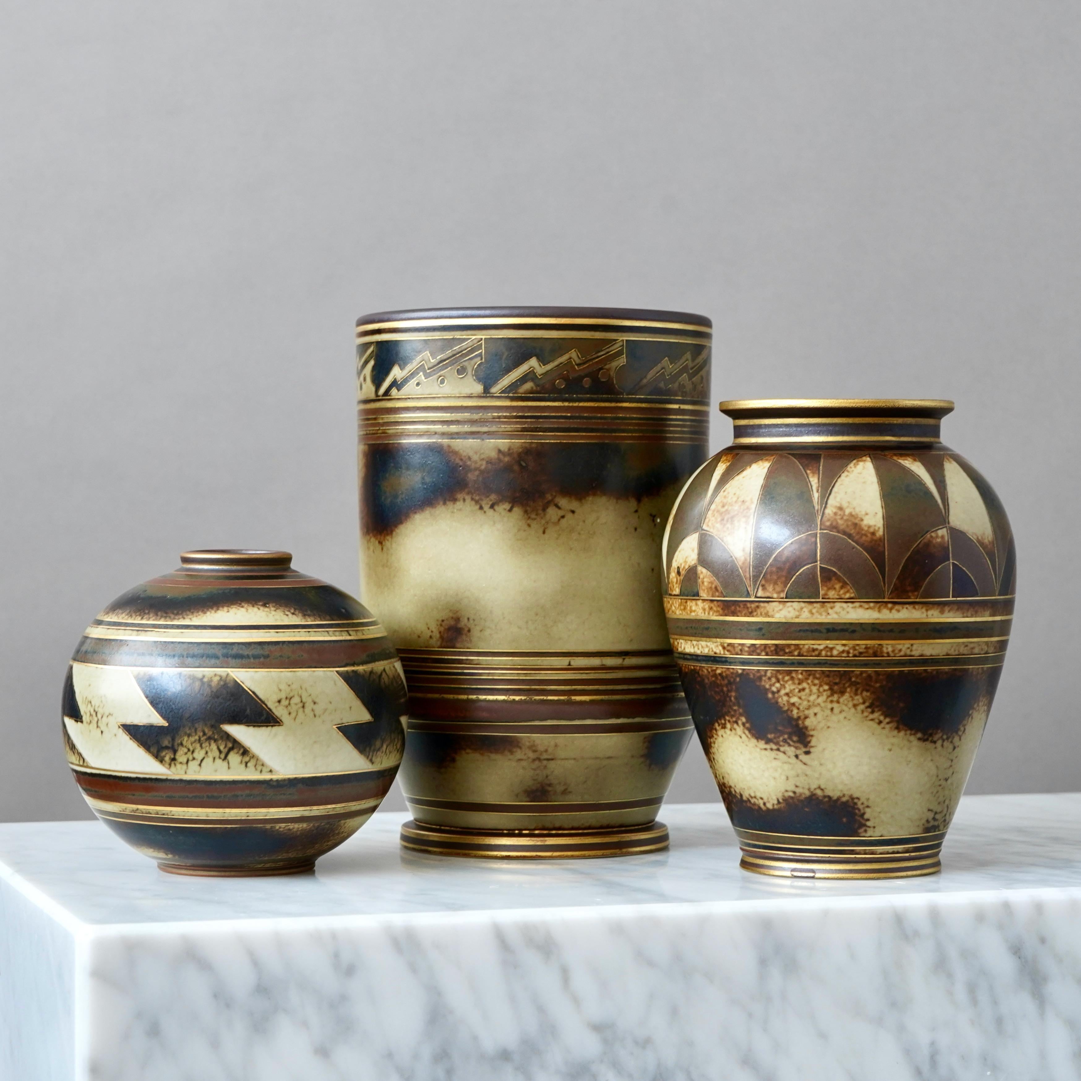 Vaso Art Deco in marrone e oro di Gunnar Nylund per ALP, Svezia, anni '30 in vendita 3