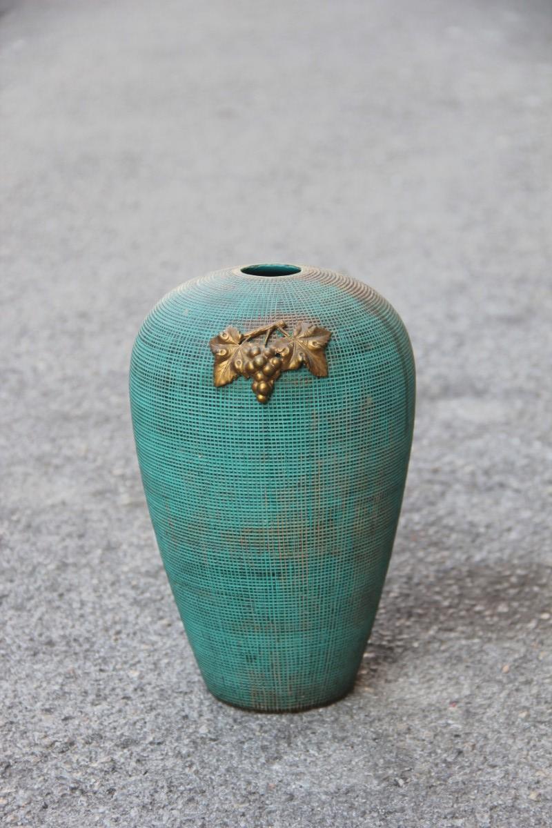 Vase Art Déco en terre cuite en bronze vert céramique avec application de bronze Batignani 1930.