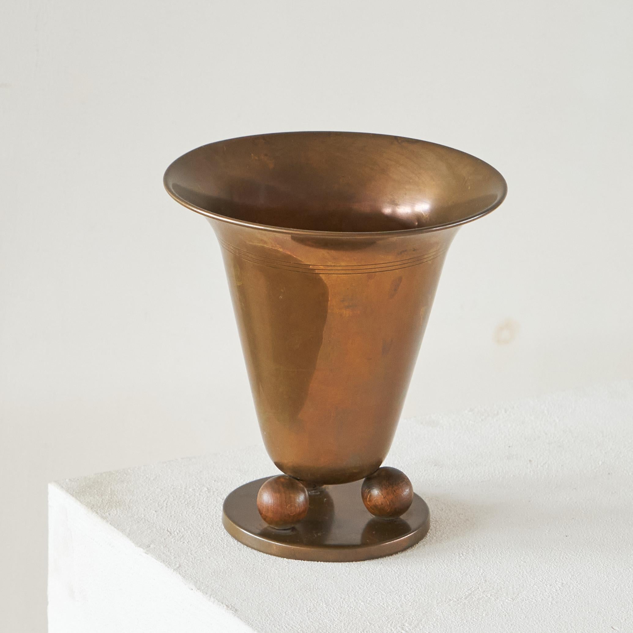 European Art Deco Vase in Copper and Wood 1930s For Sale