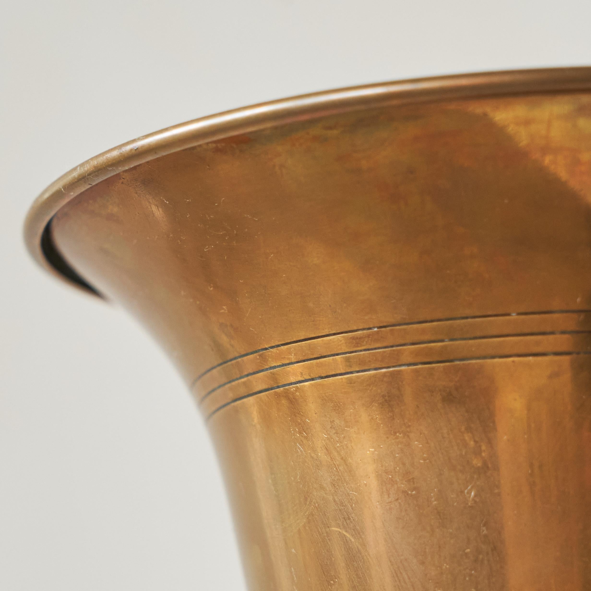 20th Century Art Deco Vase in Copper and Wood 1930s For Sale