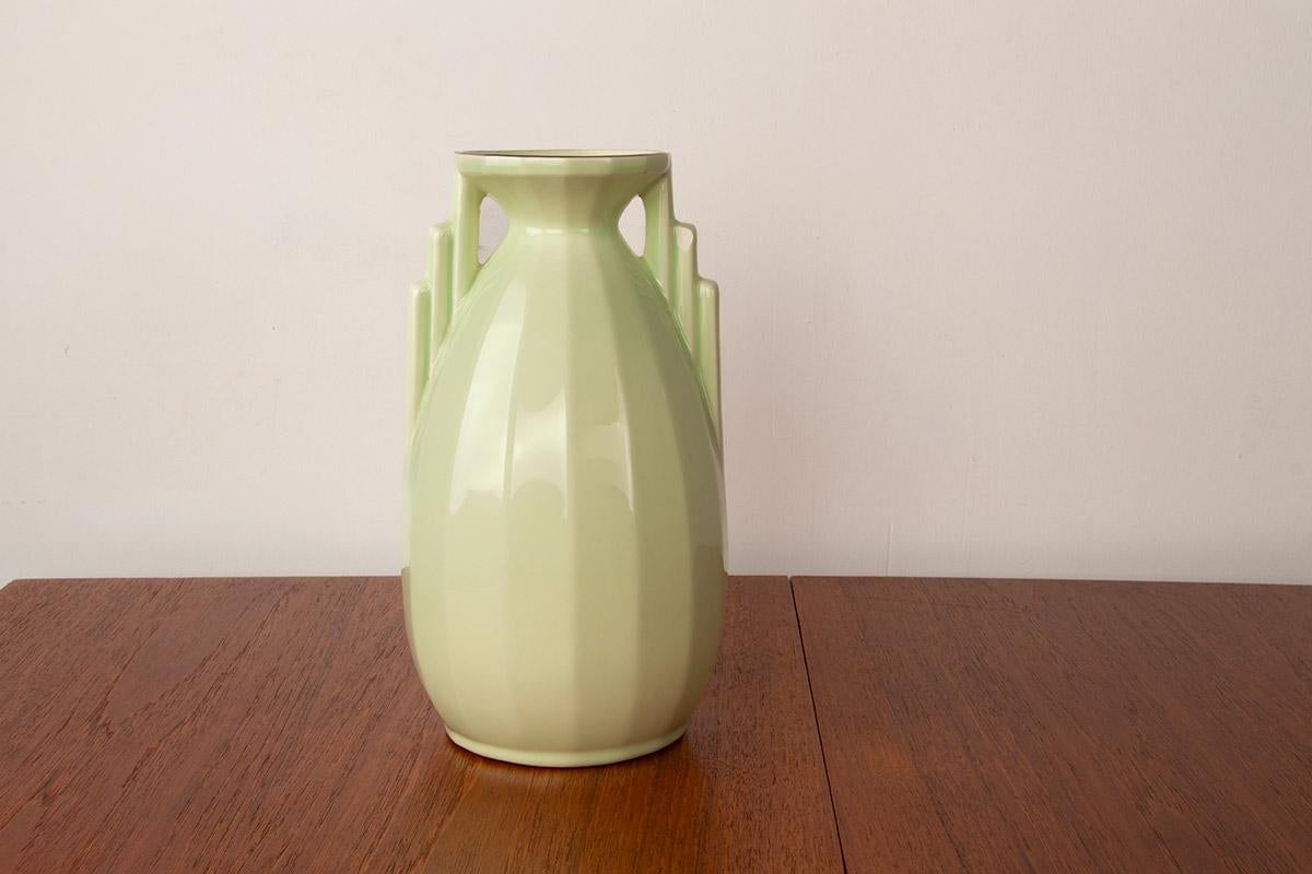 Art Deco vase in fine earthenware in apple green, by Digoin-Sarreguemines 1960. im Angebot 4