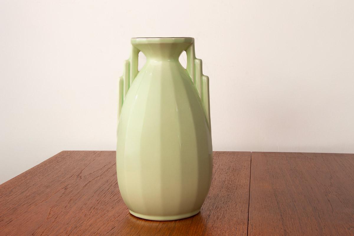 Art Deco vase in fine earthenware in apple green, by Digoin-Sarreguemines 1960. im Angebot 5
