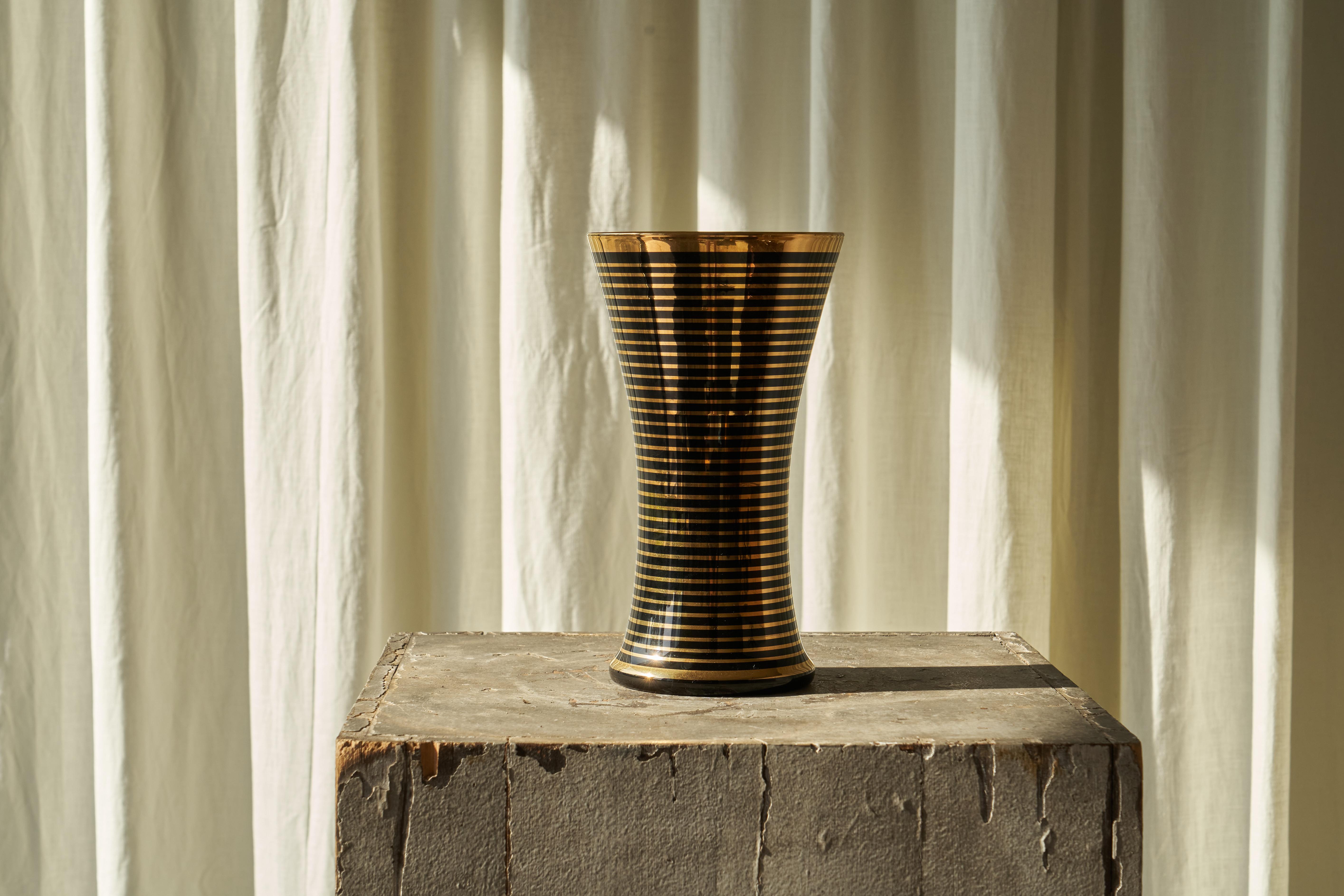 Art Deco Vase in Glass Belgium Mid 20th Century For Sale 3