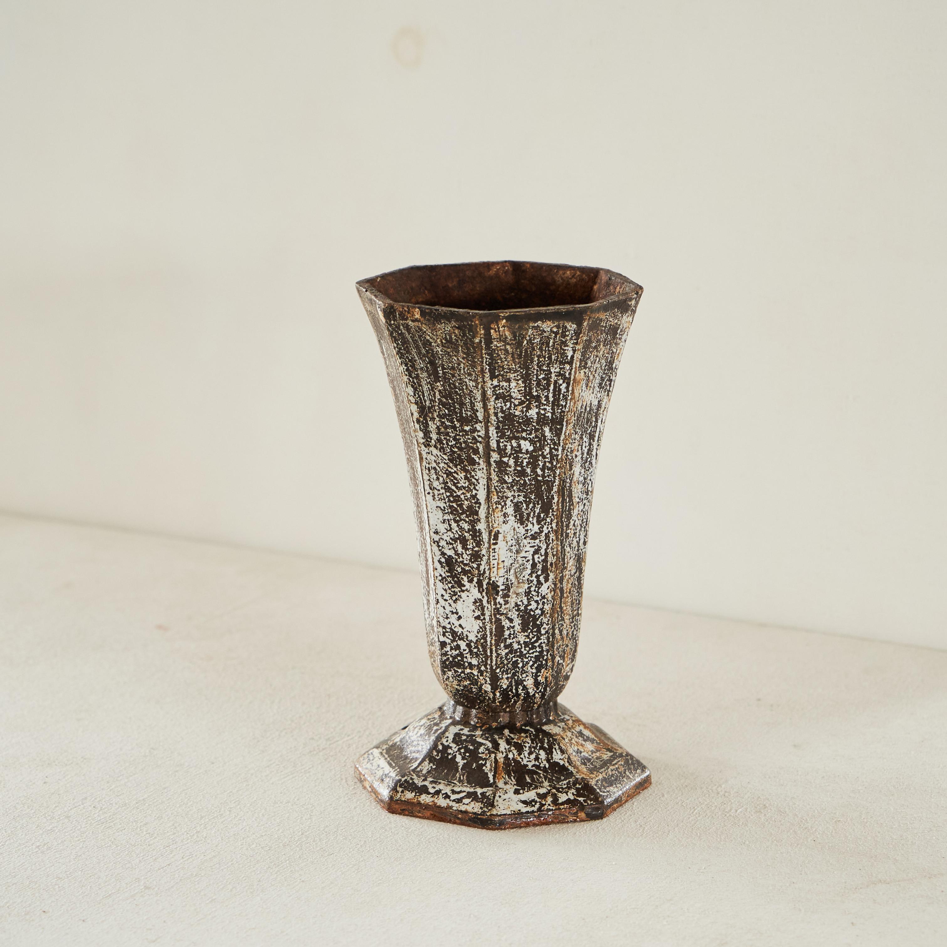 European Art Deco Vase in Patinated an Rusted Metal 1930s For Sale